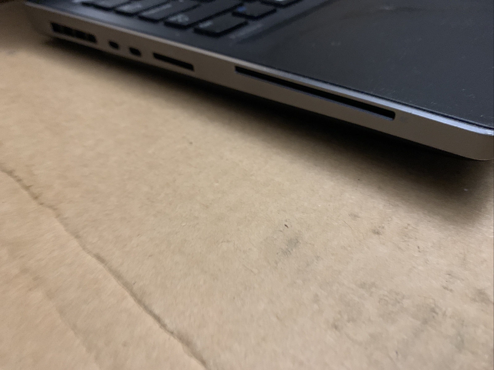 Dell Precision 7530 i9-8950HK 64GB 1TB SSD P3200 6GB 15.6″ W 10 Pro Touch CLEAN
