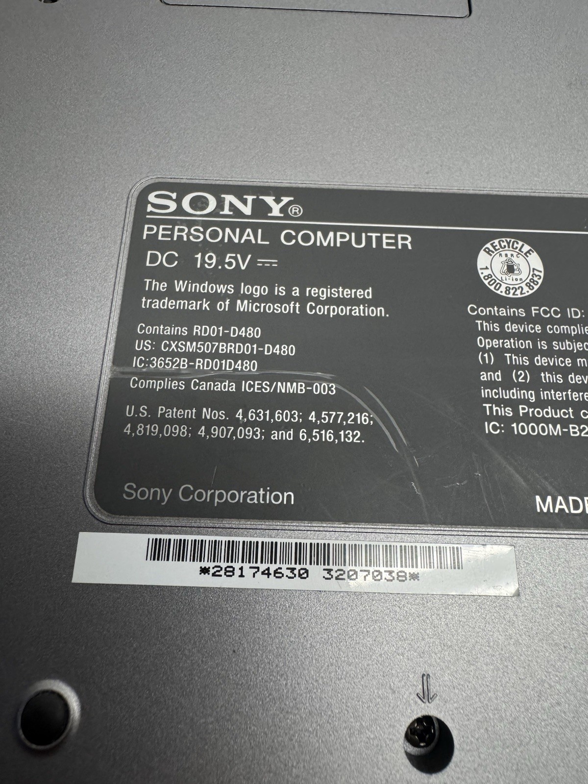 Vintage Sony Vaio PCG-8QEL Pentium Windows 7 DVD 1.25GB RAM 70GB Hard 15″