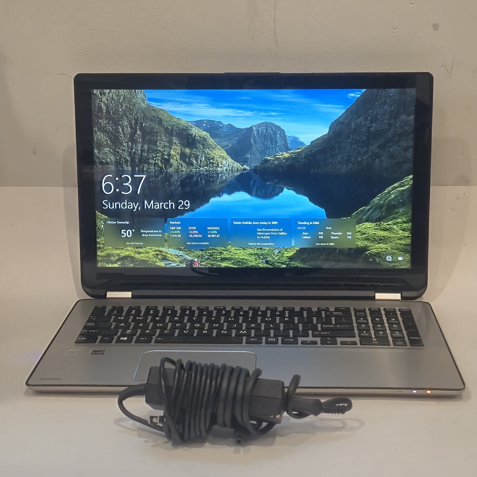 TESTED WORKS Toshiba Satellite Radius P55W-B5224 i7-4510U 8GB Convertible Tablet