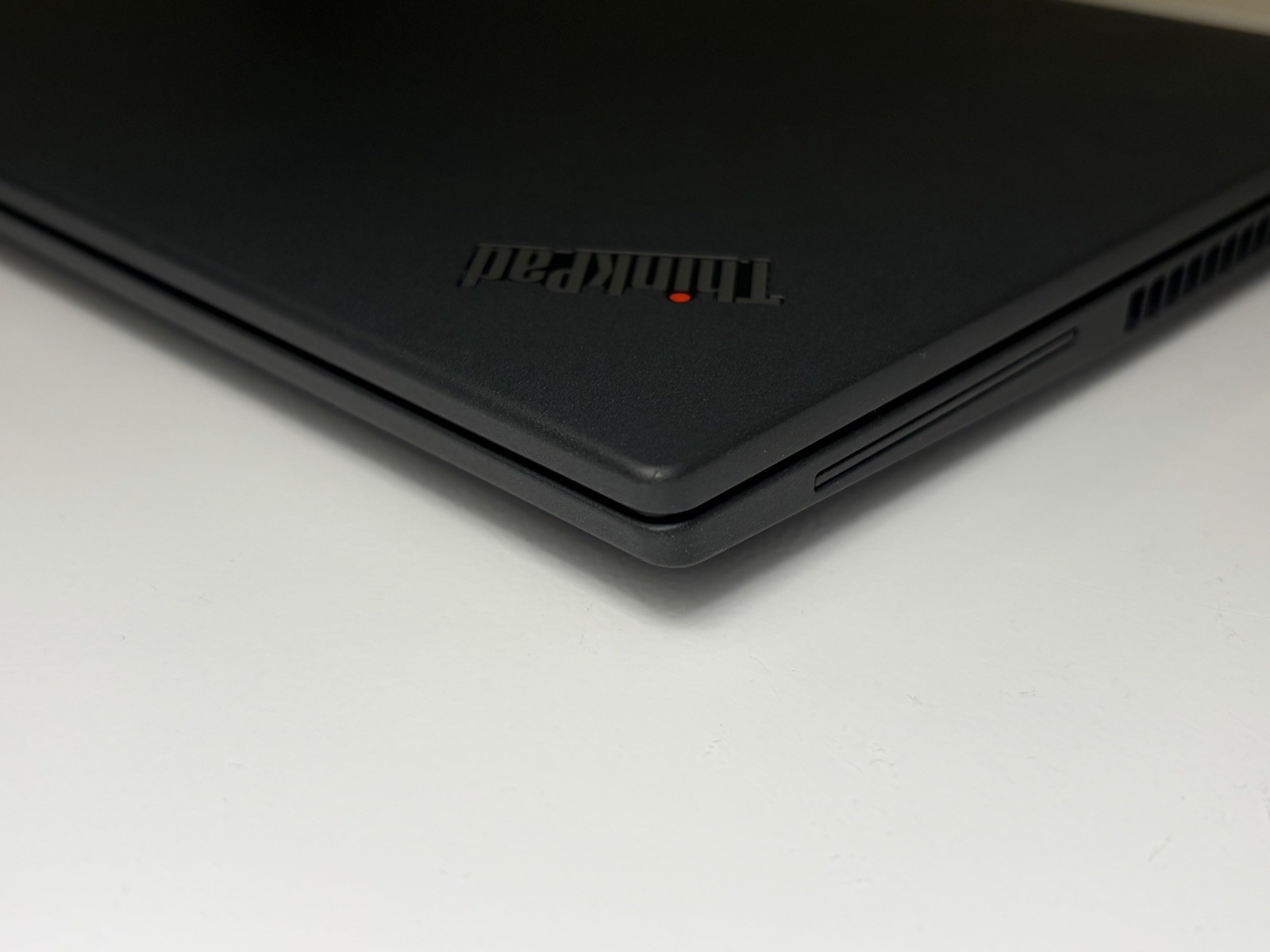 Lenovo ThinkPad P14s Gen 4 i7-1360p 32GB 1TB NVMe NVIDIA RTX A500 WIN 11, OLED
