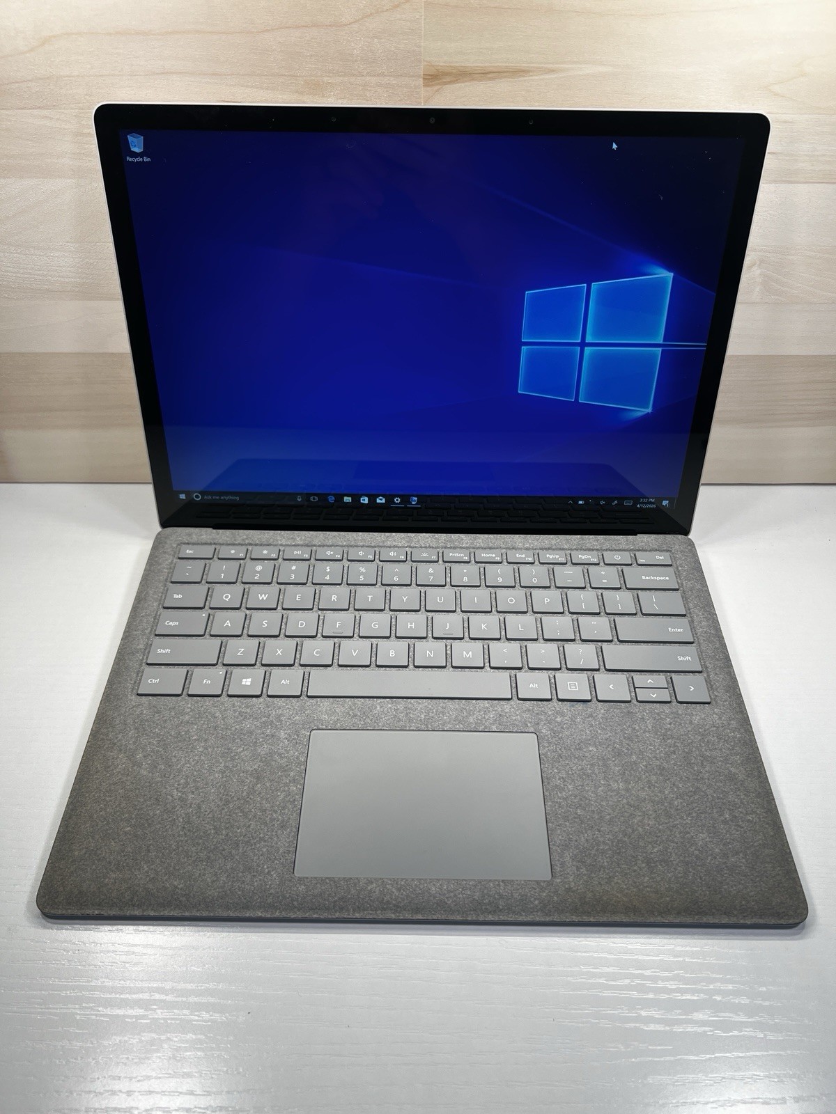 Microsoft Surface Laptop 13.5” (512 GB, Intel Core i7 7th Gen., 16 GB) -…