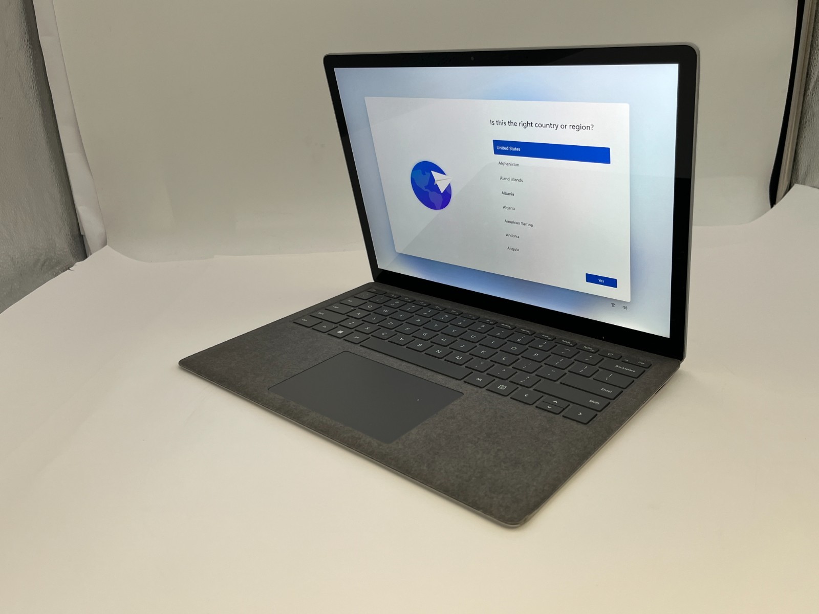 Microsoft Surface Laptop 4 1950 13.5″ Touch i7-1185G7@3.0GHZ 16GB 512GB A