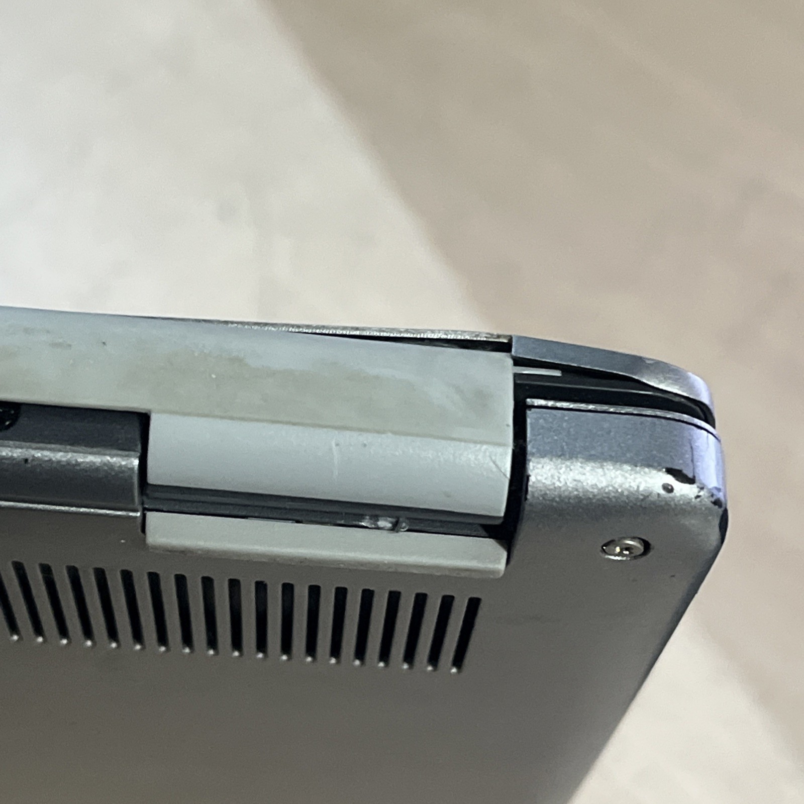 DELL LATITUDE 3301 INTEL CORE I7-8565U 8GB RAM NO HD