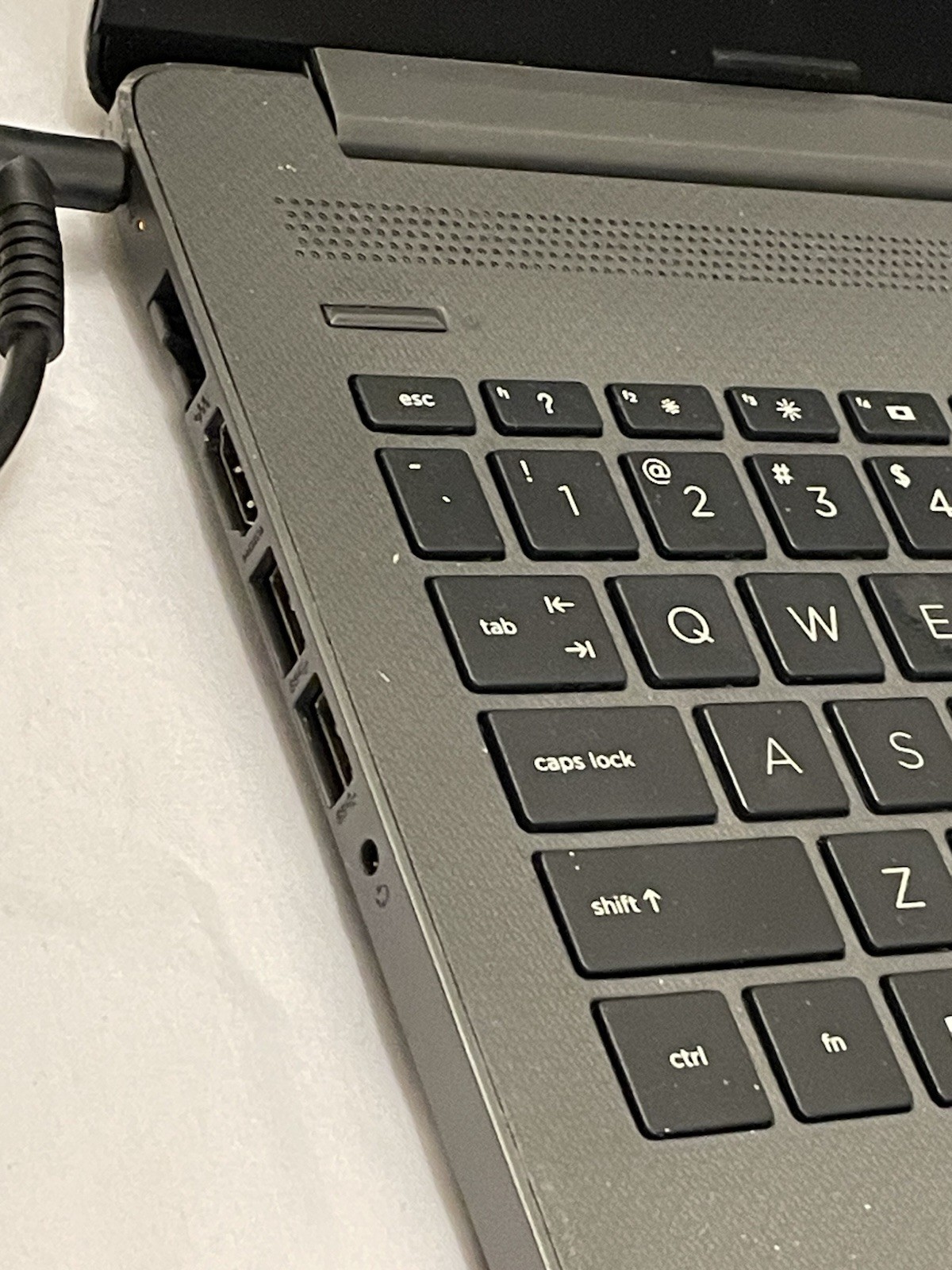 HP 250 G7 Laptop 15.6″ i5-1035G1 Windows 11 Version 24H2 for X64. Please Read