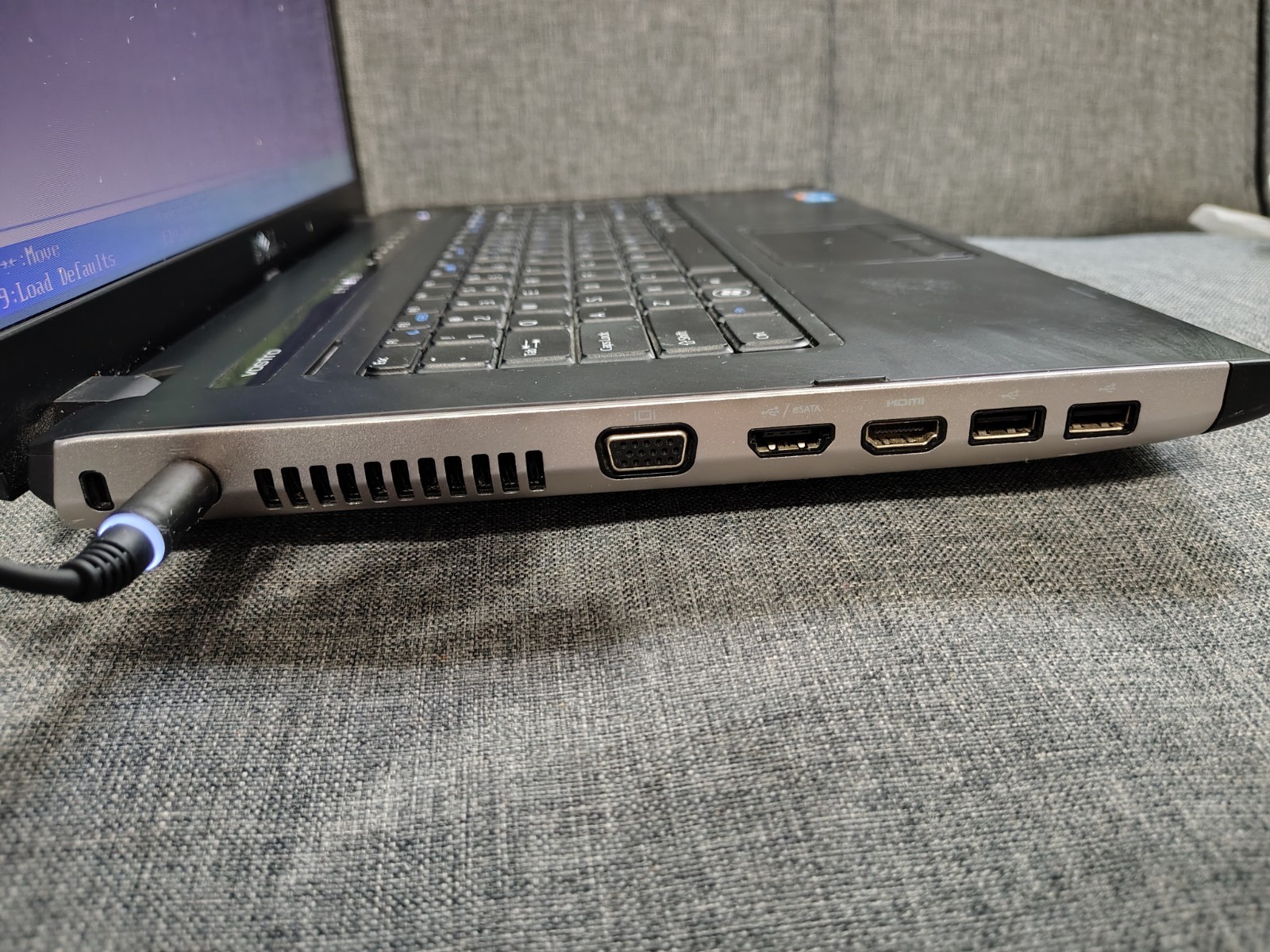 Dell Vostro 3500 15.6″ HD Intel Core i3 M370 2.4GHZ Laptop For Parts