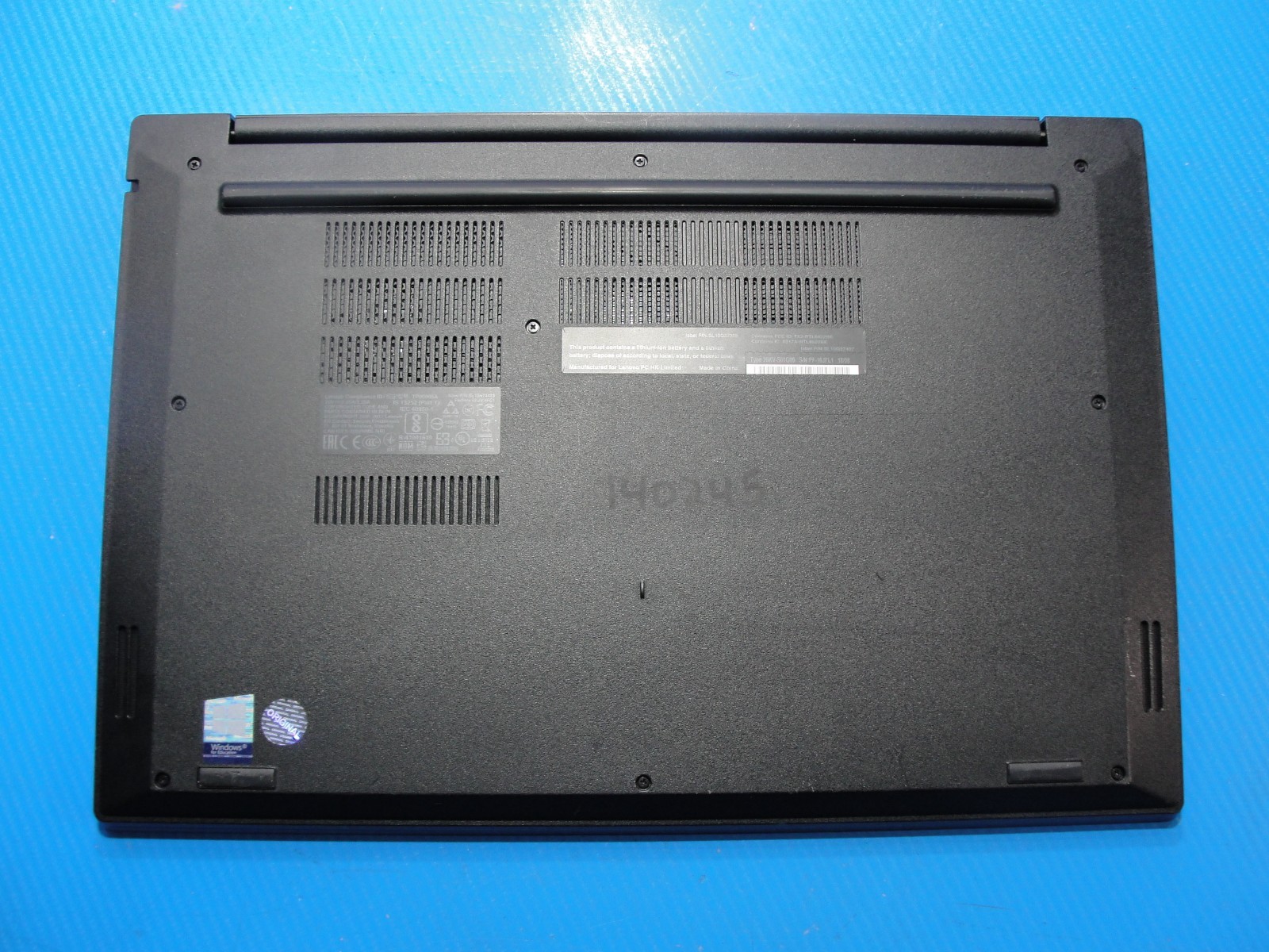 Lenovo ThinkPad E585 15.6” HD AMD Ryzen 3 2200U 2.5GHz 4GB 256GB+Original Charge