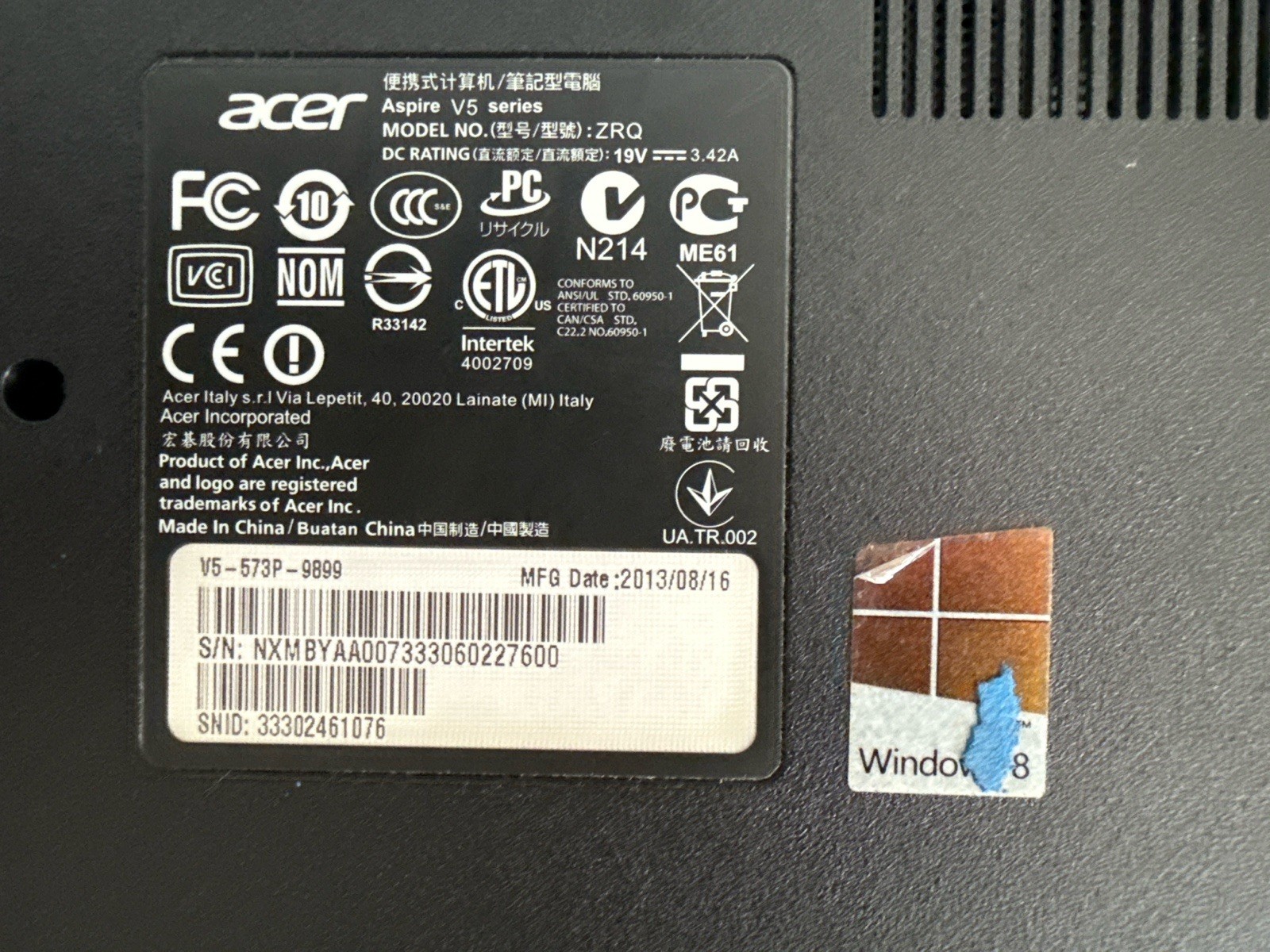 Acer Aspire V5-573P 15.6” Touchscreen Laptop i5 750GB Windows 8 + Charger