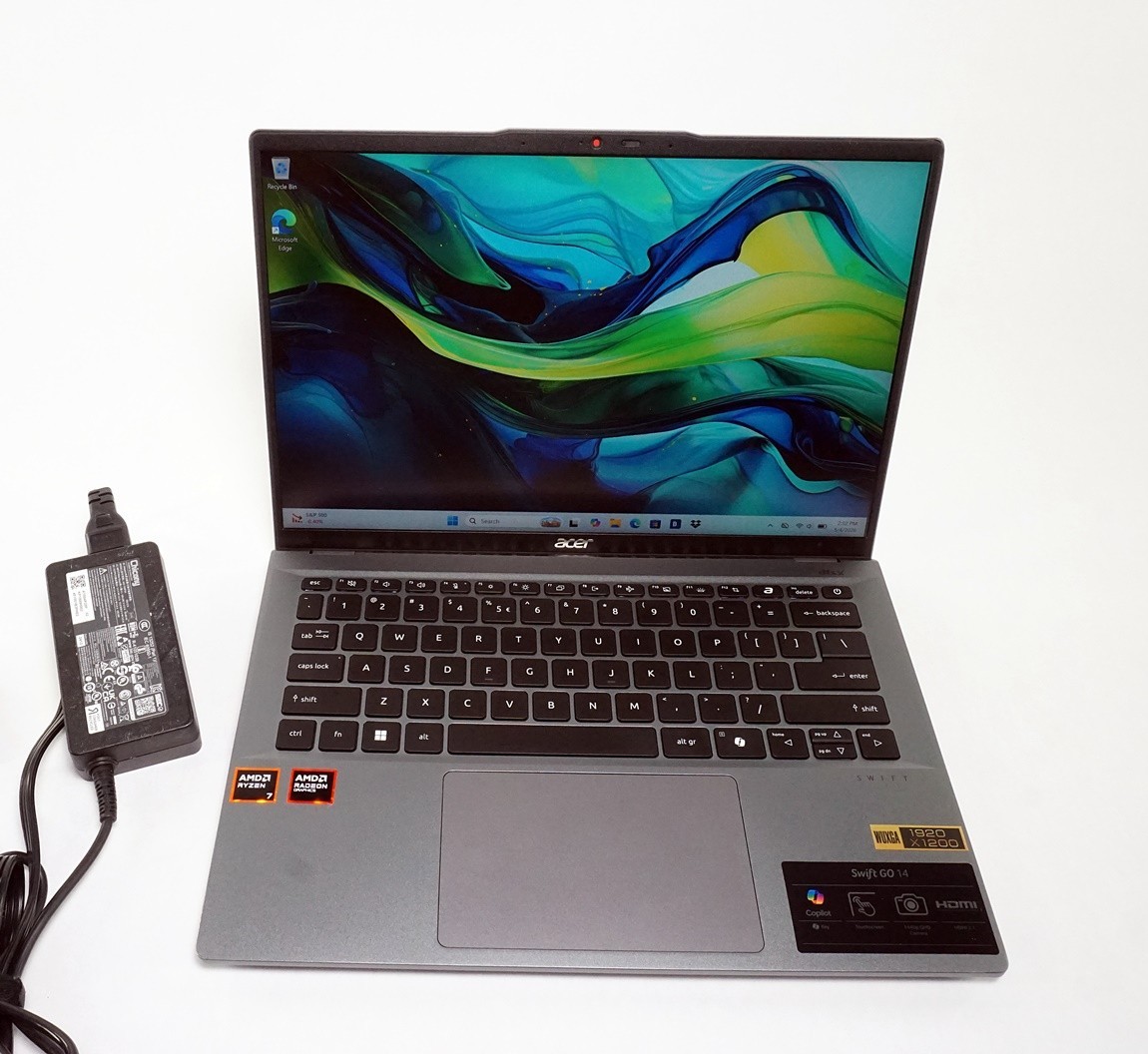 Acer Swift Go 14 SFG14-63T Touch FHD+ AMD Ryzen 7 8845HS 3.8GHz 16GB RAM 1TB SSD