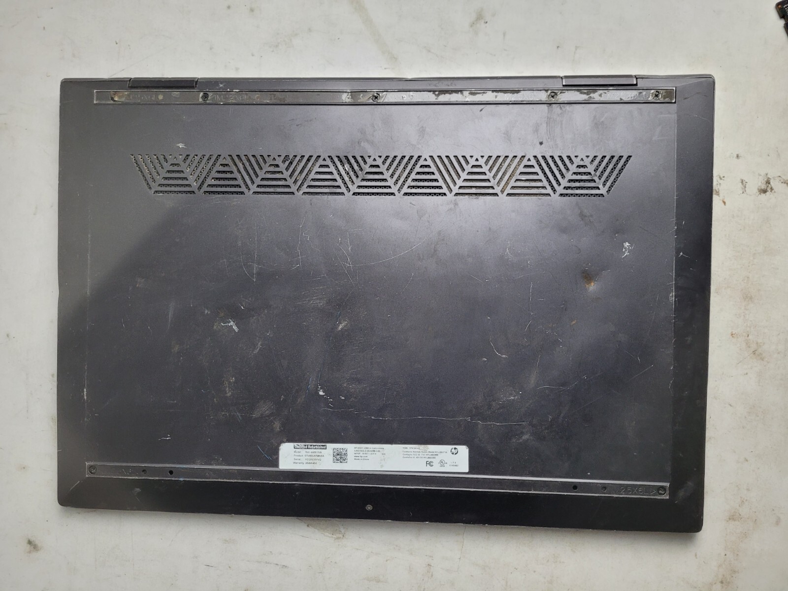HP Model 15-db0011dx w/AMD Ryzen 5 3500U, 4GB RAM, 15.6″ Laptop for Parts #2122