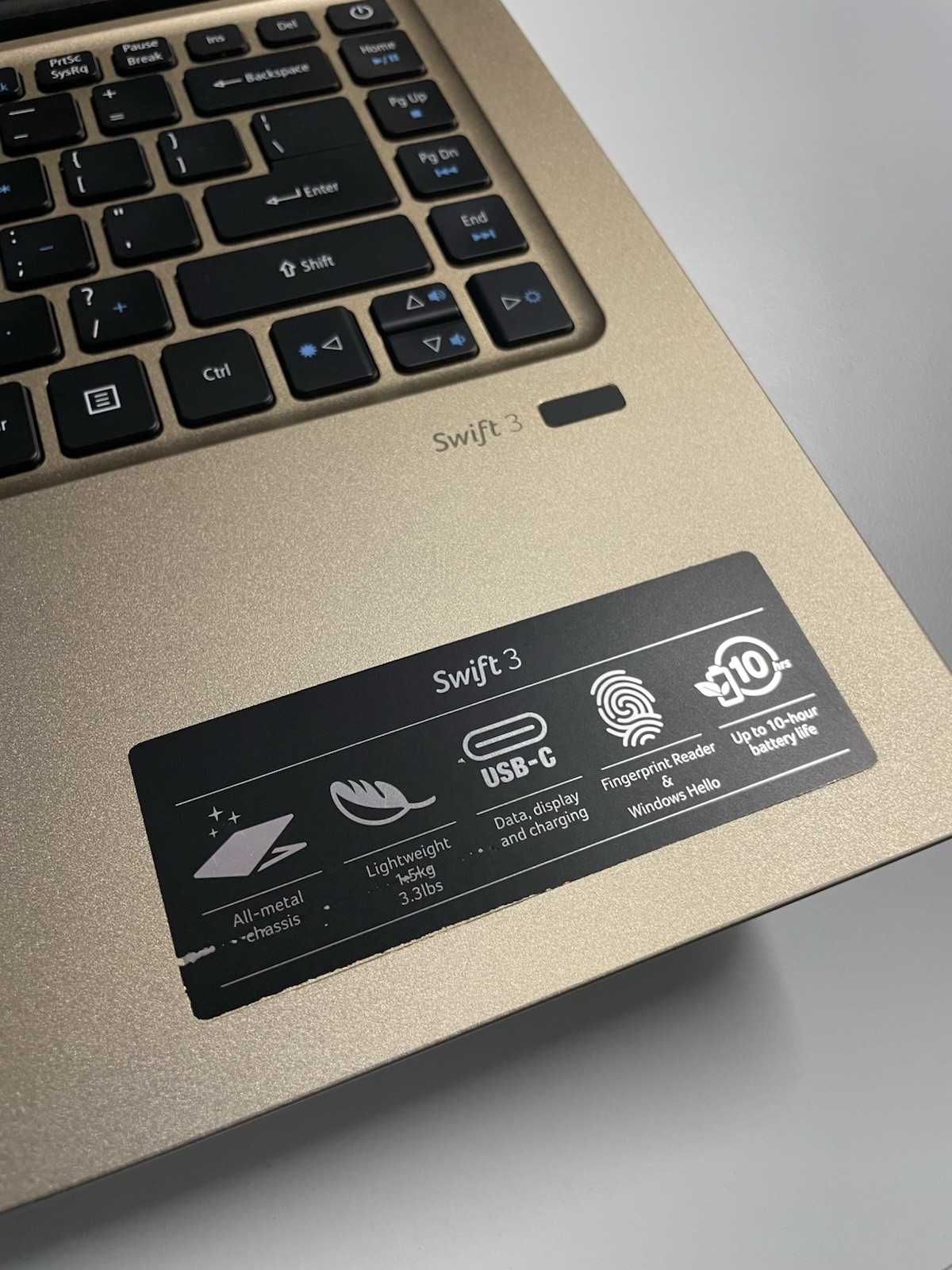 Acer Swift 14” Laptop Intel i5 8GB RAM 256GB SSD Windows 10 FHD