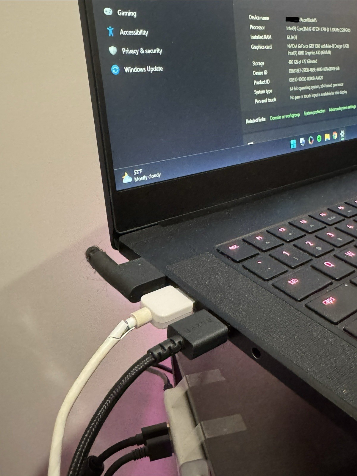 Razer Blade 15 (2018) – GTX 1060 – i7-8750H – 64GB RAM – 512GB SSD (No Battery)