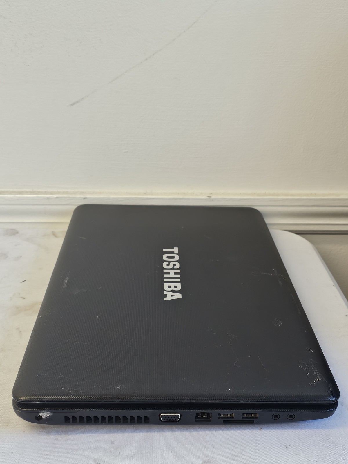 Toshiba Satellite C675-S7200 Laptop – Intel Pentium B940 – 4GB RAM – Read Desc.