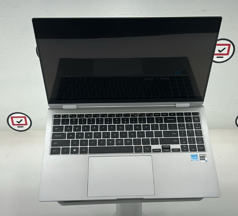 Samsung Galaxy Book2 Pro 360, 15 FHD i7-1165G7 512GB SSD 8GB Silver