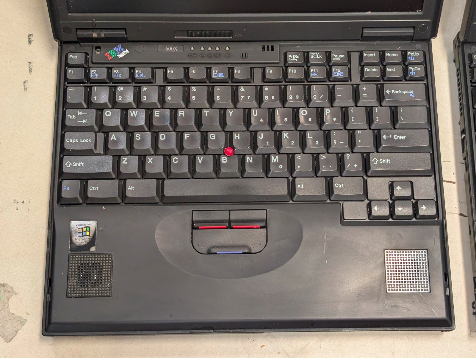 IBM ThinkPad 600 lot for parts; bad screen on 600x, bad MOBO on 600; no HDDs