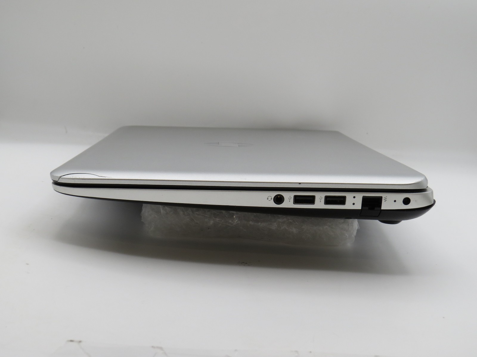 HP Envy M6 i5-4210m @ 2.6 8GB DDR3 256GB SATA SSD 15″ touch No OS