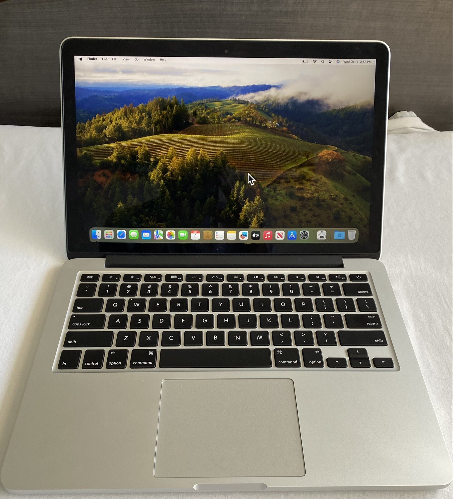 Apple MacBook Pro 13” Intel Core i5 2.7GHz – macOS 15.5 Sequoia