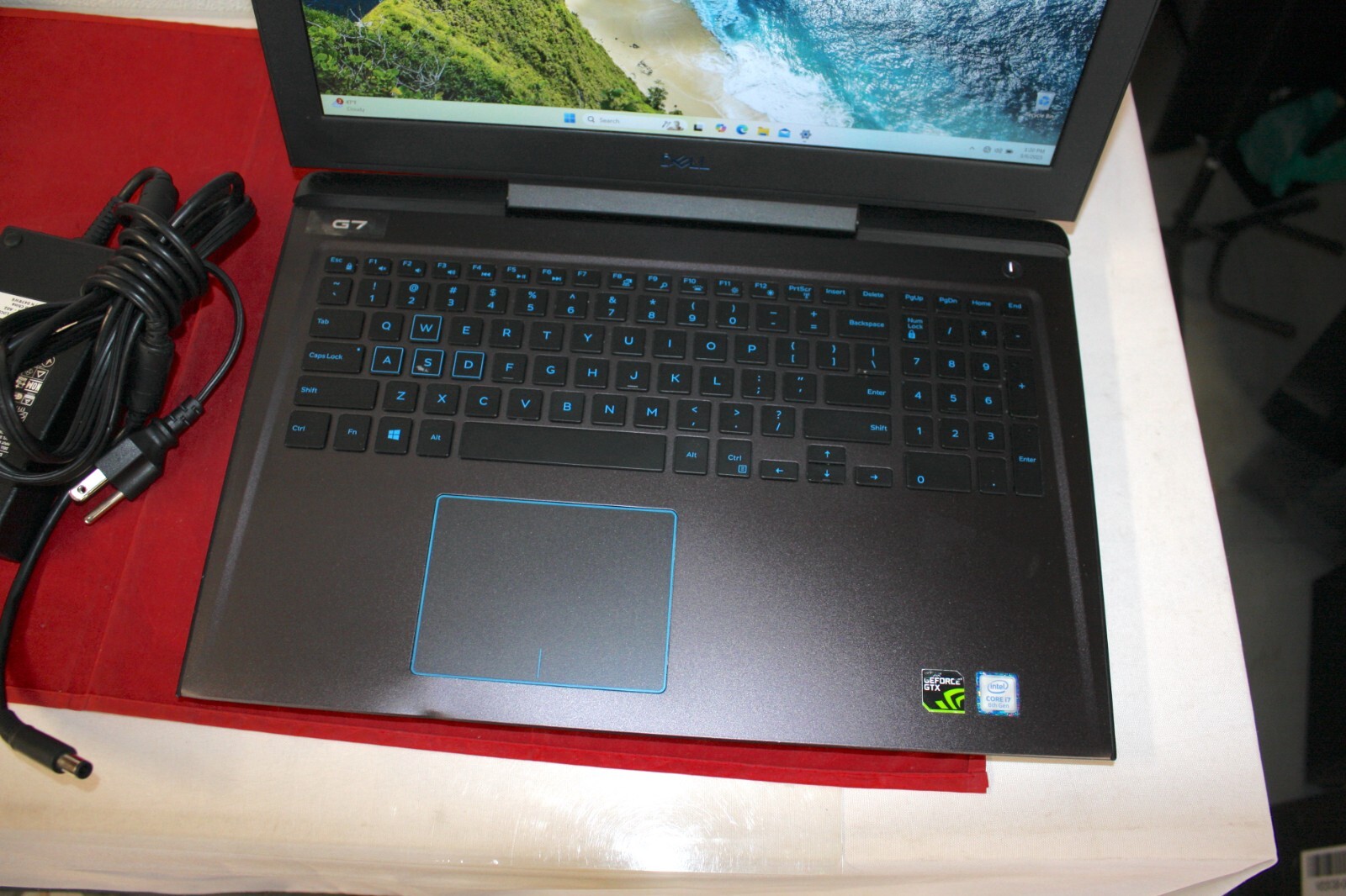 Dell G7 15 7588 2.2GHz Core i7-8750H 16GB RAM 128GB SDD 1TB HDD GTX 1060 W/Max Q