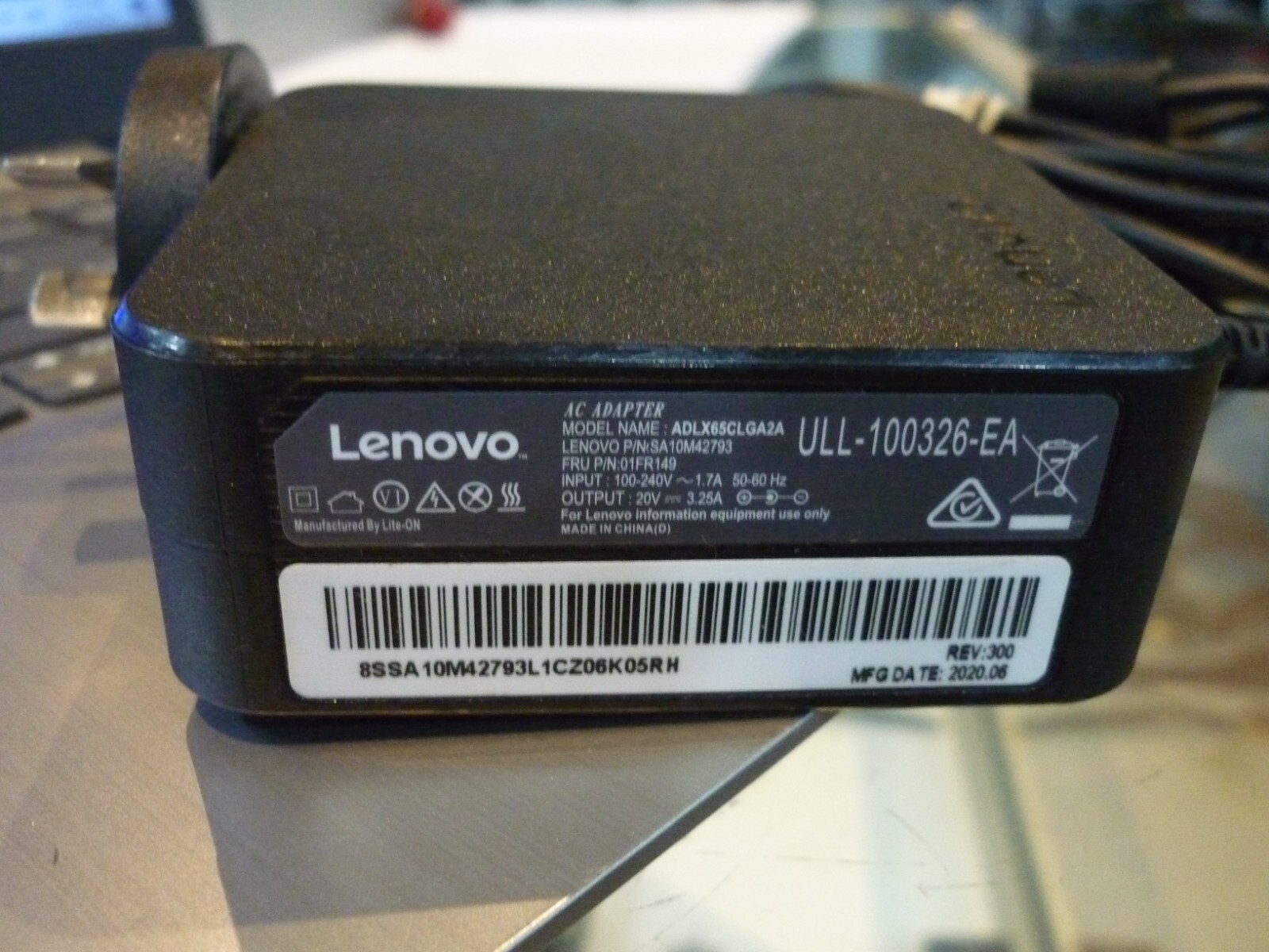 LENOVO IDEAPAD 3 15ADA05 (81W1) 15.6” AMD RAYZEN 5 / 8GB / 256GB SSD / WIN 10