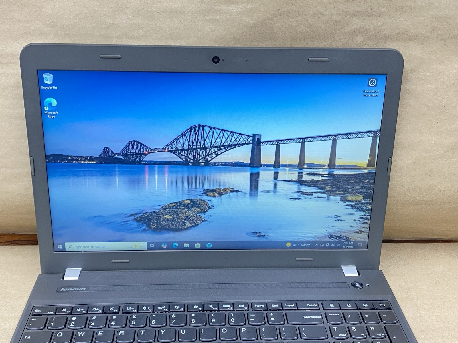 Lenovo E565 – 15.5′ 1366×768 – AMD A6-8500P – 4GB – 128GB SSD – Win 10 Pro