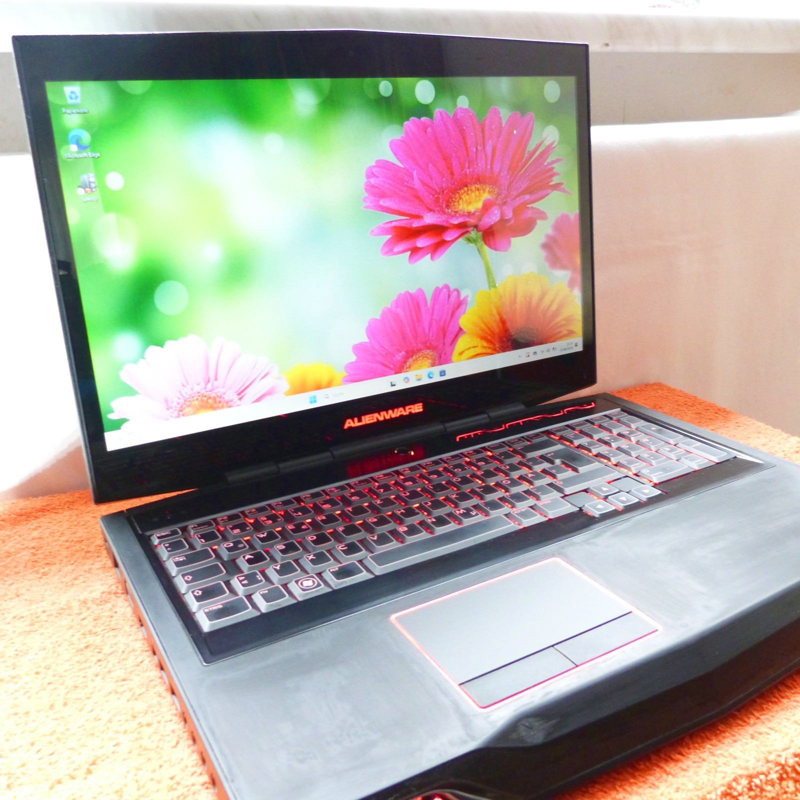 XL LOT Alienware M17x R3 HIGH END 17″ GAMING l 16GB RAM l 2TB SSD HDD Core i7