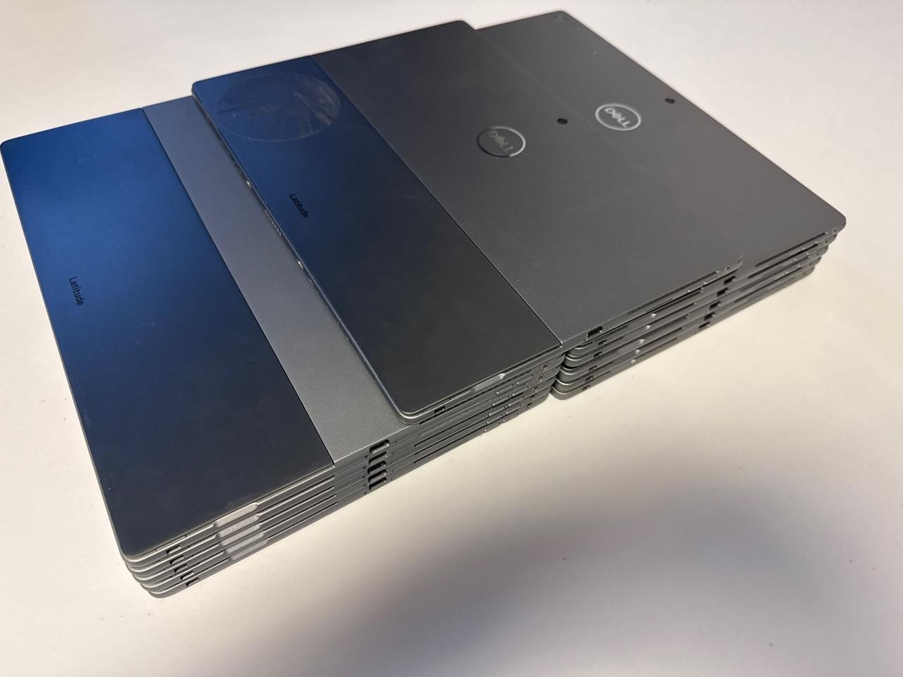 LOT of 11 Dell Latitude 7320 Detachable i7-1180G7 16GB No HD, KB Cracked Screens