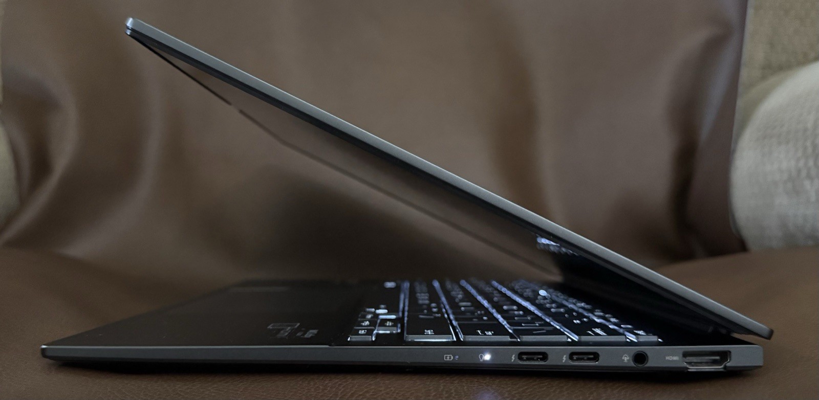 ASUS ZenBook 14 OLED Touch UX3405CA Ultra 9 285H 32GB RAM 1TB SSD Win11