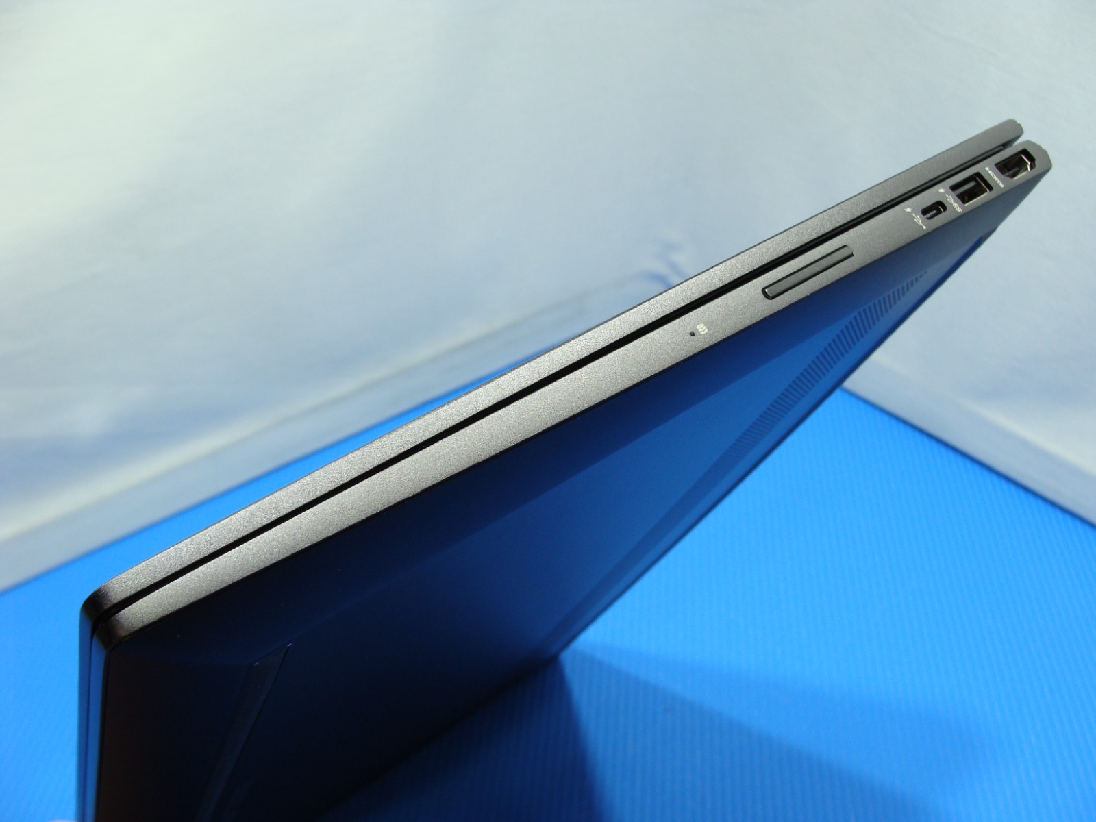 HP ENVY x360 15m-cp0011d 2-in-1 15.6″ TOUCH Ryzen 5 2500U 2GHz 8GB 128GB Win 10H