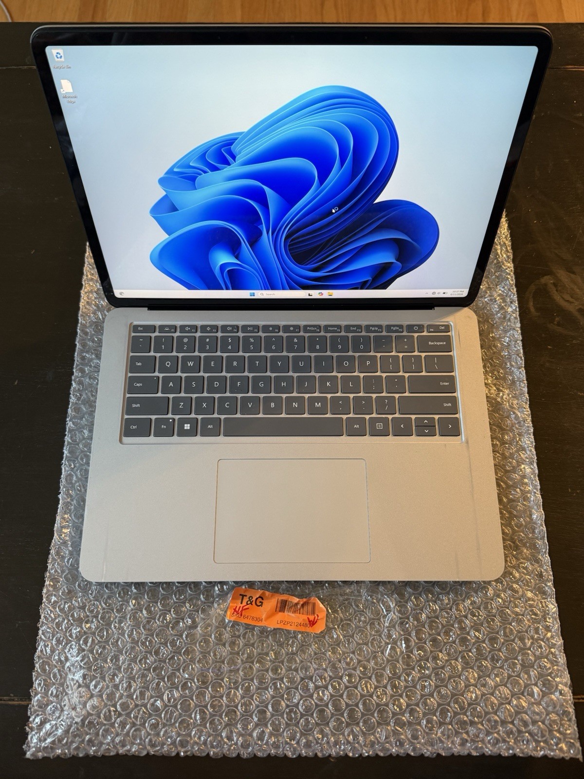 Microsoft Surface Laptop Studio 14.4″ Intel i5-11300H, 512GB SSD, 16GB RAM