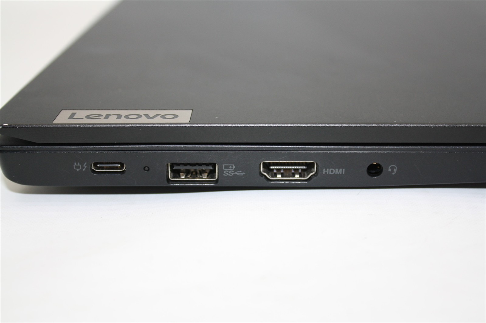 15.6″Lenovo ThinkPad E15 Gen 2 i5-1135G7 RAM 8GB NVMe 256GB/Cosmetic issue