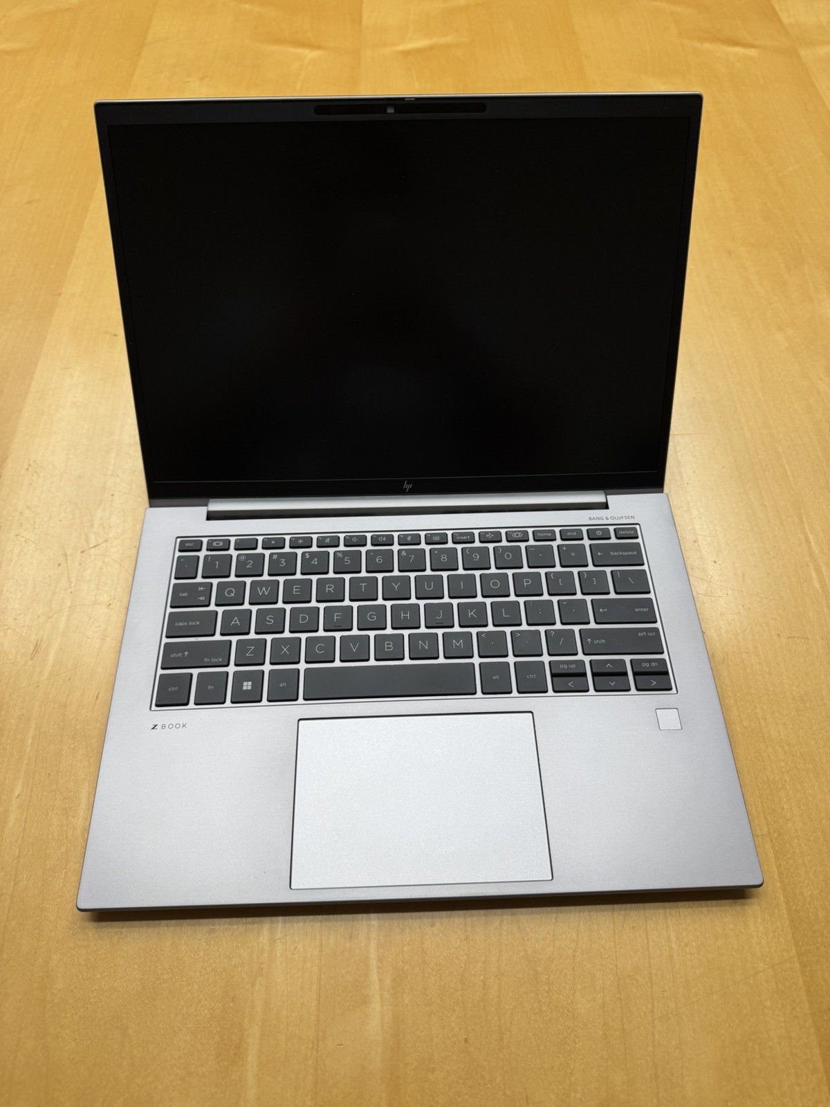 HP ZBook Firefly G10 A 14″ RYZEN 9 PRO 7940HS 1TB 32GB W11P Dreamcolor 120Hz