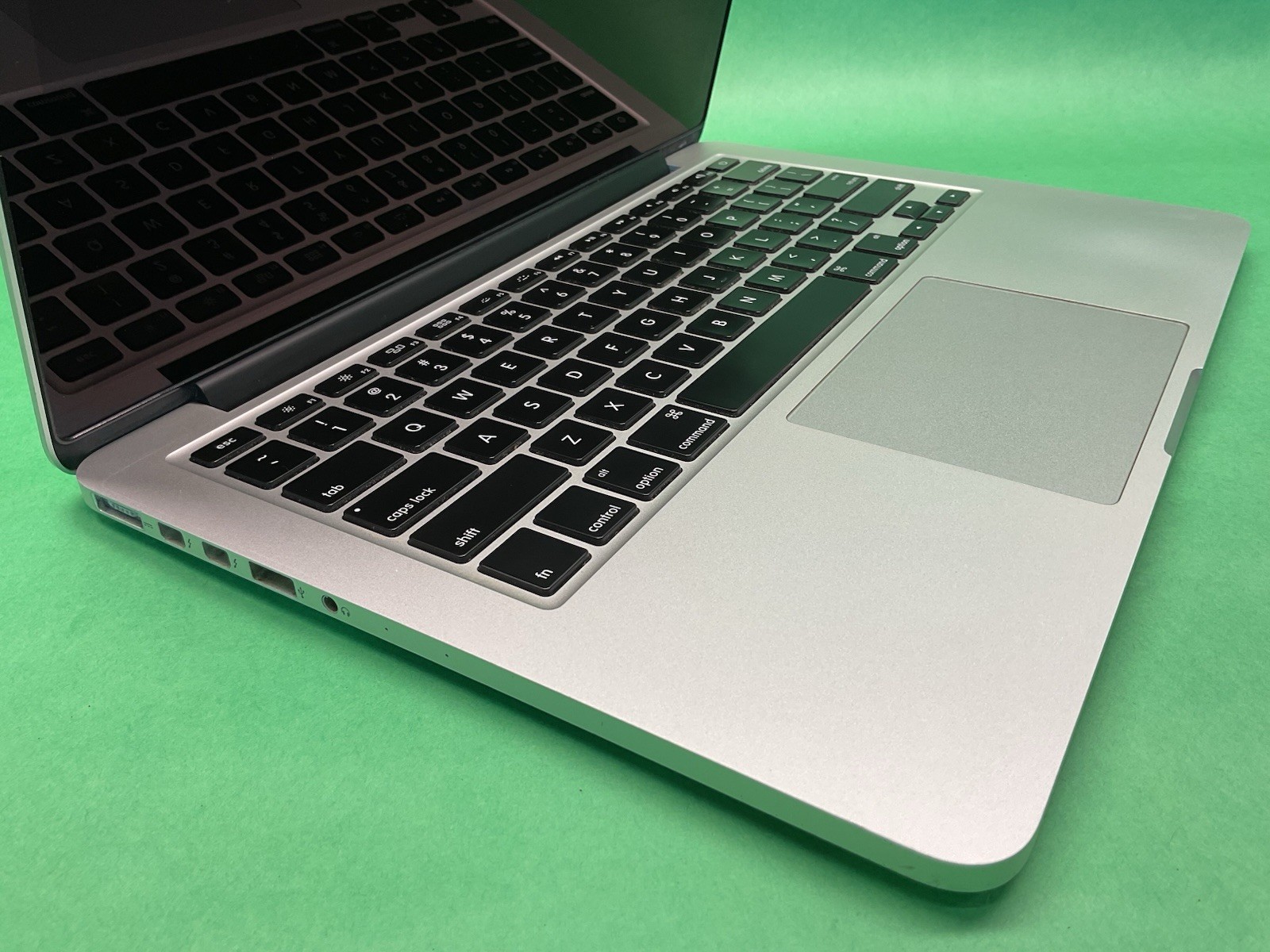 Apple 2013 MacBook Pro A1502 – 13” Laptop – POWERS ON – UNTESTED