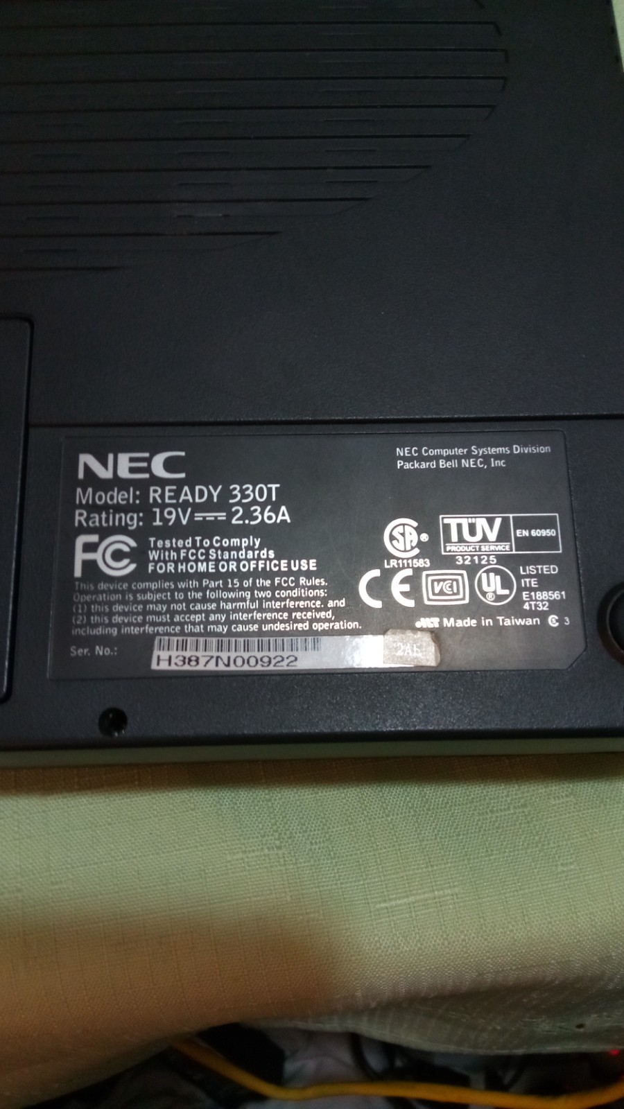 NEC READY 330T LAPTOP WIN98 266MHZ 32MB RAM 3GB HDD AS IS
