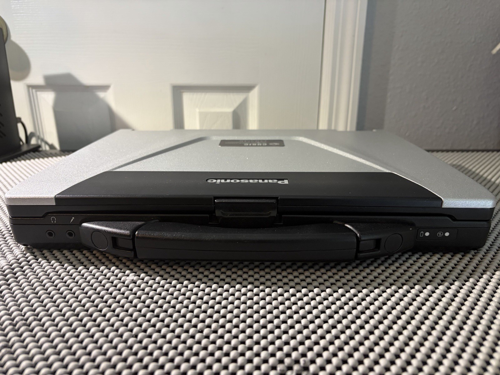 Panasonic Toughbook CF-52 Core 2 Duo P8400 2.26GHz 4GB 250GB SSD LTE WINDOWS 10P