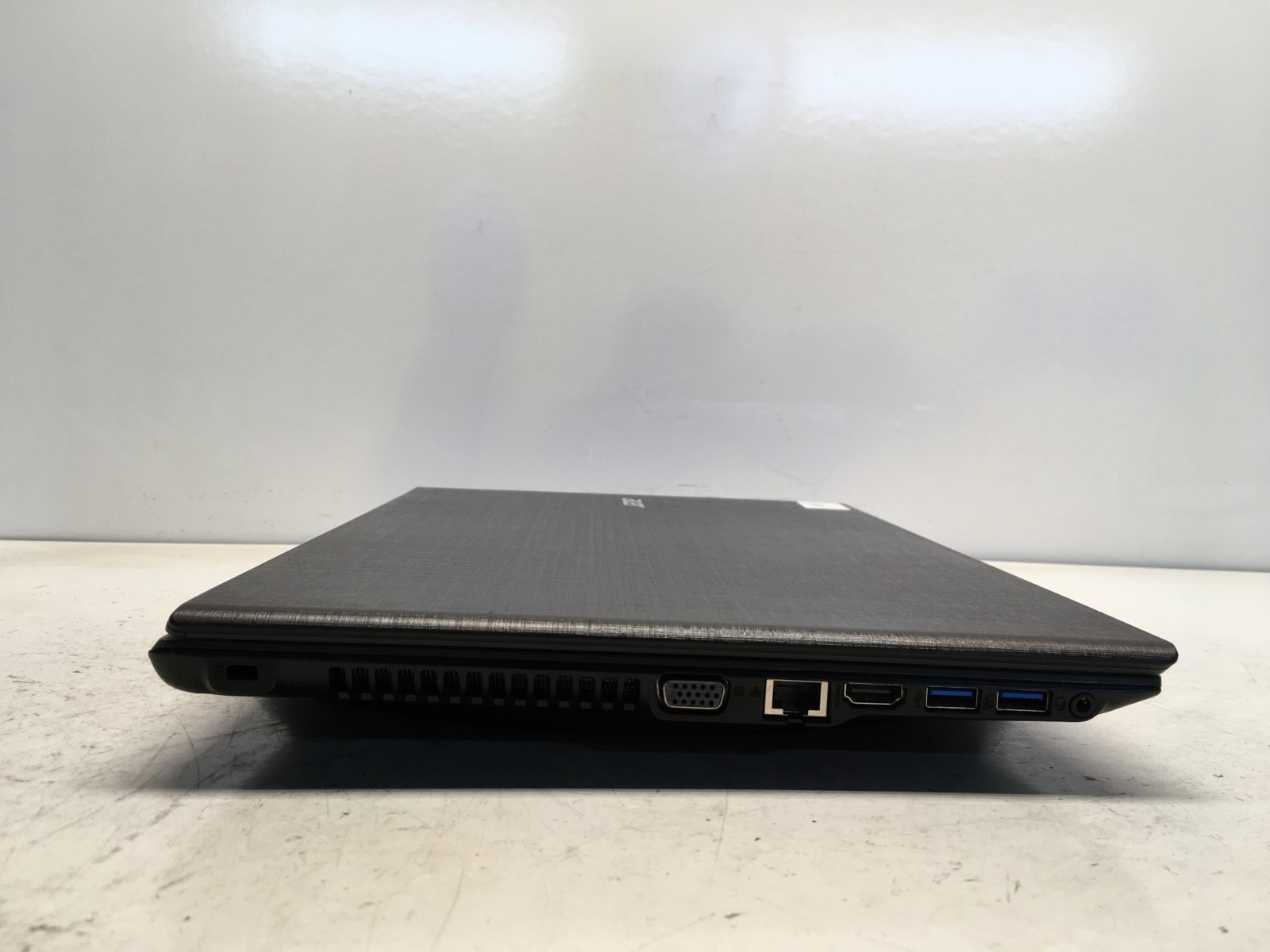 Acer Aspire E15 E5-574-58IM Intel i5-6200U 2.3GHz 6 GB NO HDD/Battery