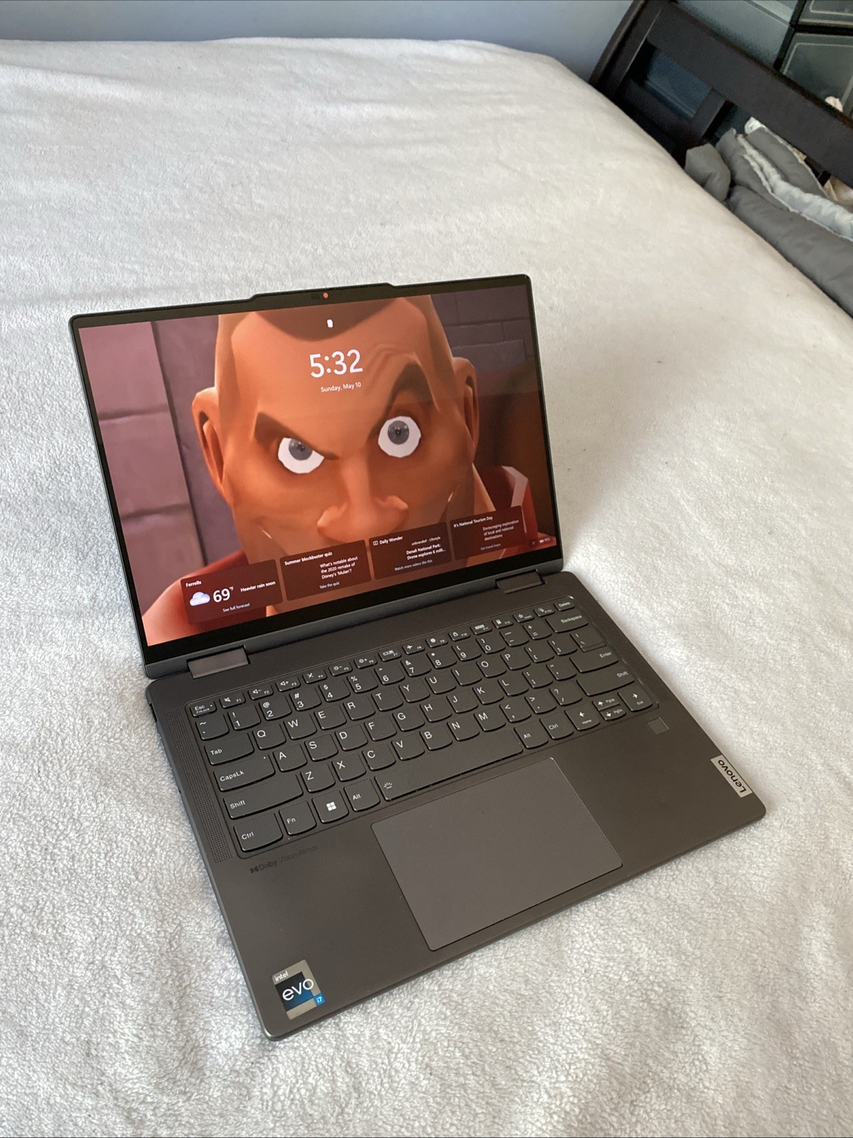 Lenovo Yoga 7 14IRL8 With Backpack And Cooler. (READ)