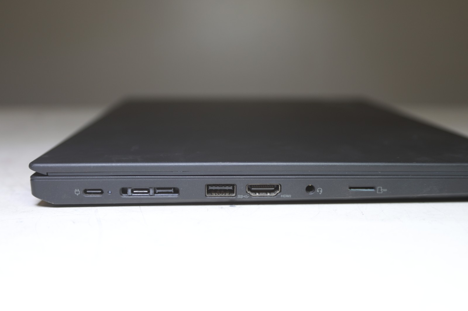 Lenovo ThinkPad T14 Gen 2 AMD Ryzen 5 PRO 5650U-16GB RAM-256GB NVMe-NO OS