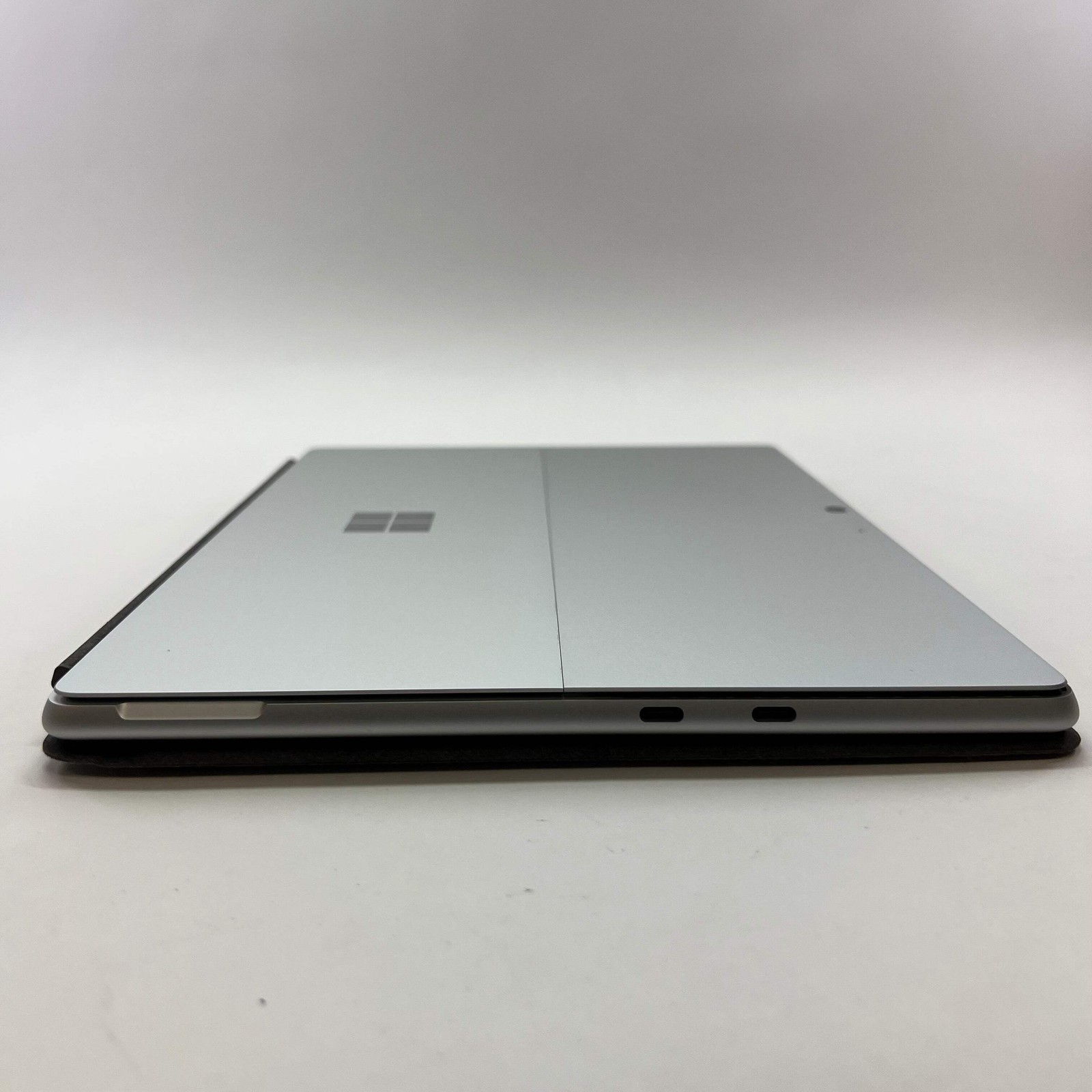 Microsoft Surface Pro 10 for Business 2079 13″ Core Ultra 5 135U 2.1GHz 8GB RAM