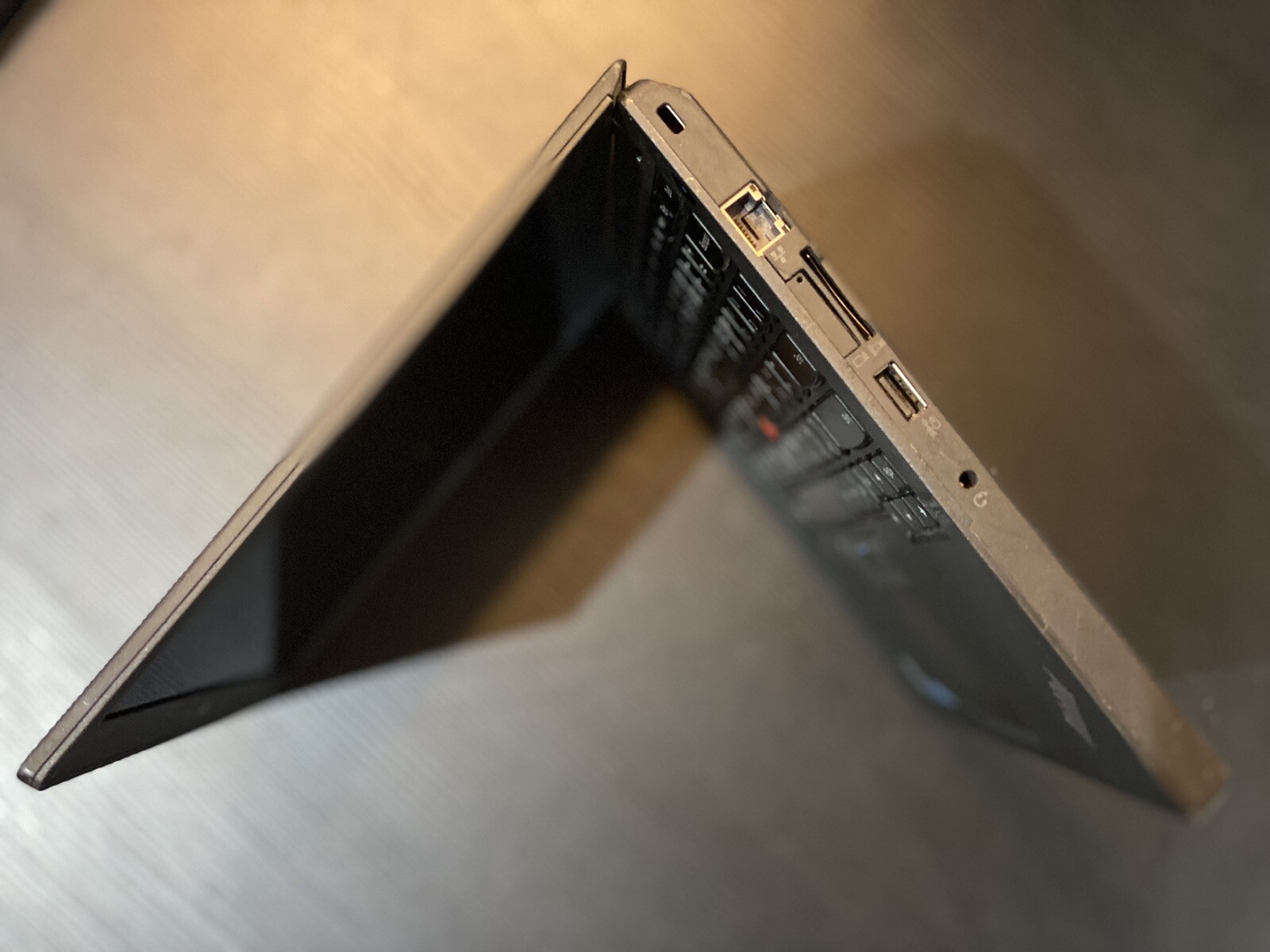 Lenovo ThinkPad X260/ i5 6300u 2.40Ghz/ 8GB RAM/ 1TBSSD/ 12.5″ HD HDMI Win10 Pro
