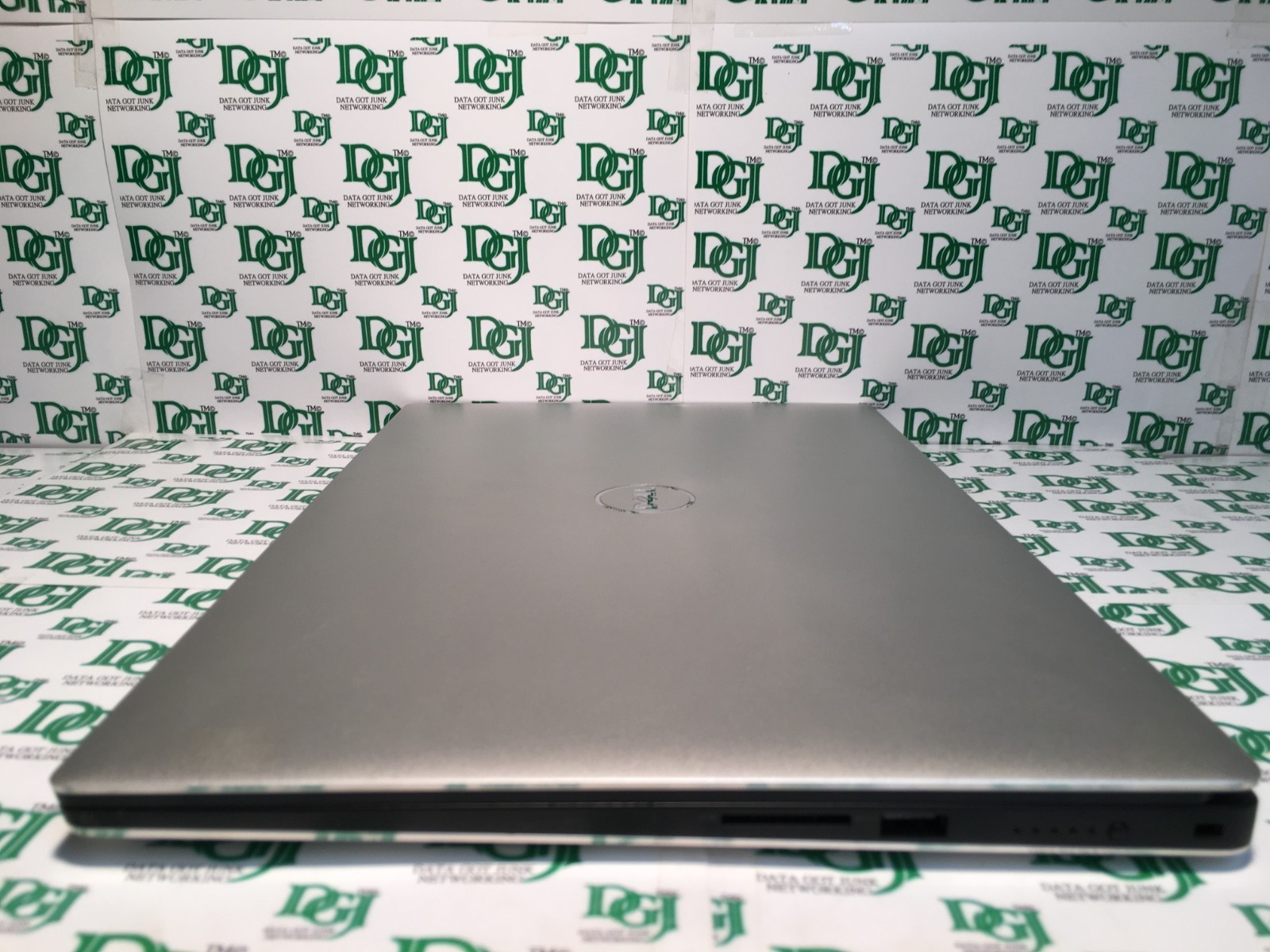 Dell XPS 15 7590 i7-9750H 2.6GHz