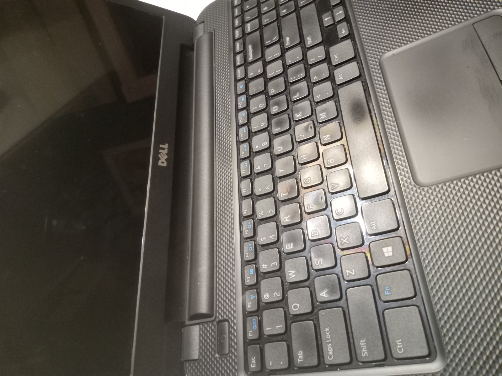 Dell Inspiron 15-3567 15.6″ i3-4010U DDR3 FOR REPAIR