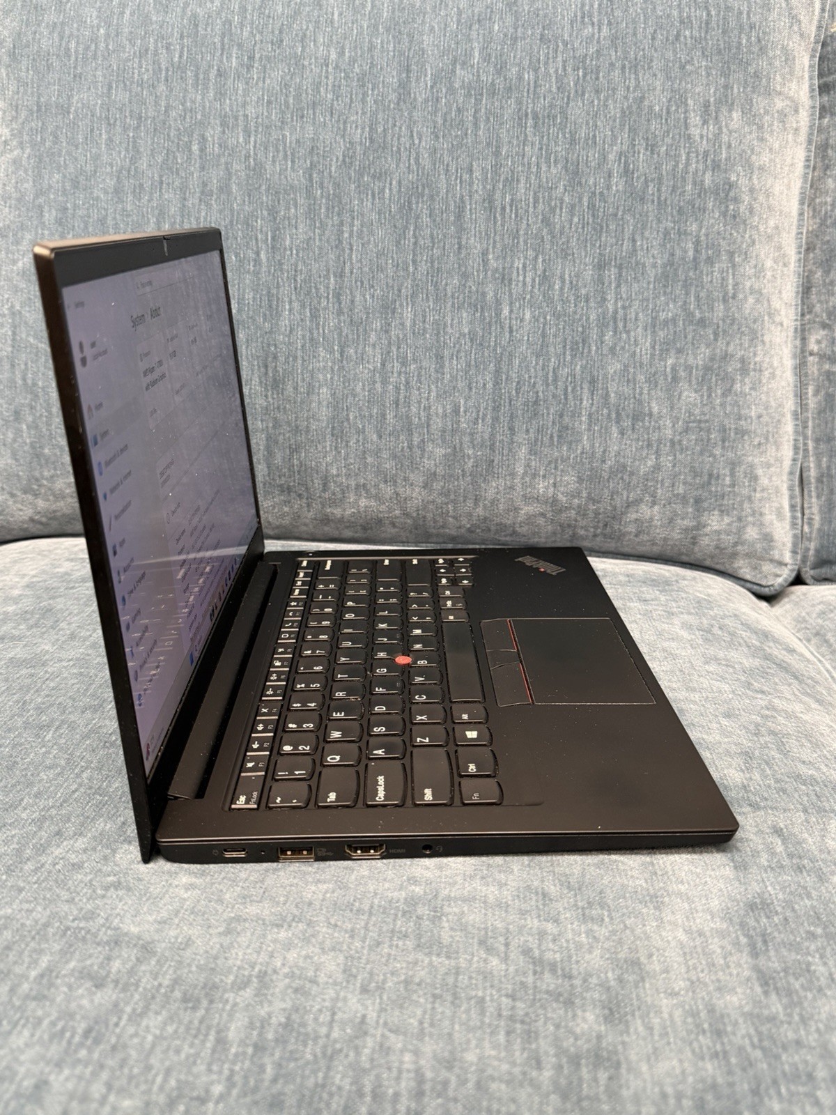 Lenovo ThinkPad E14 Gen 2 AMD Ryzen 7 4700U 8GB RAM 256GB SSD Win11P