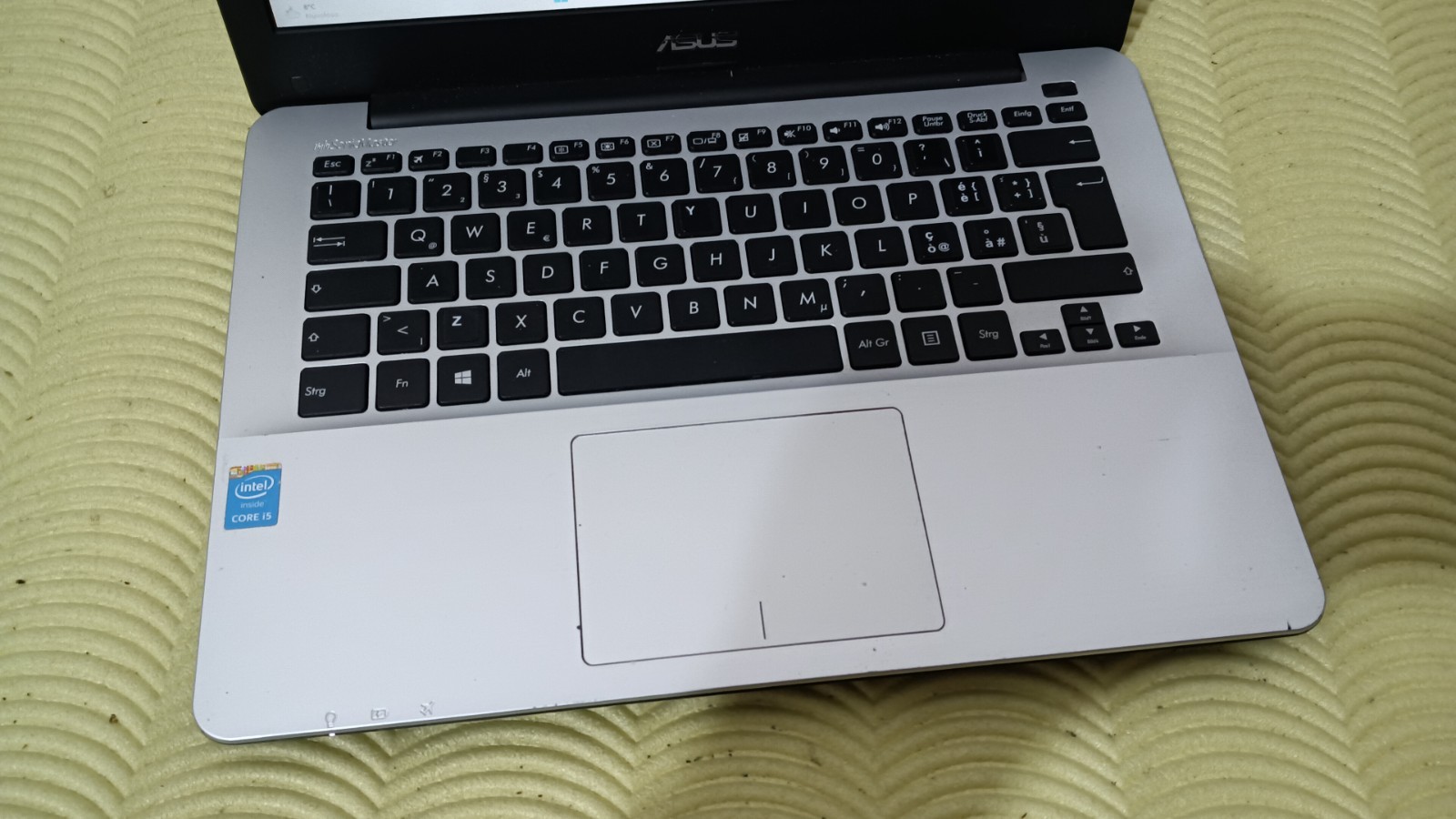 Asus VioBook R301LA 13.3″ I5-5200U 8gb 256gb ssd m2 win11