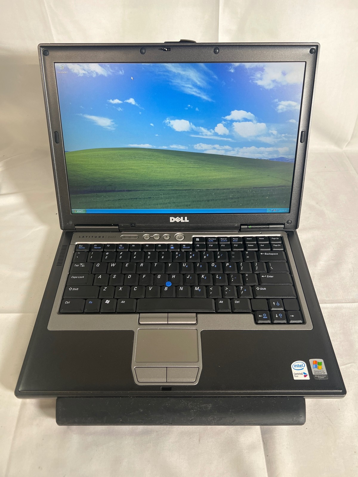 Dell Latitude D620 WinXP Core 2 Duo T2500 2.00GHz 1 GB 320 GB 14″ rs232