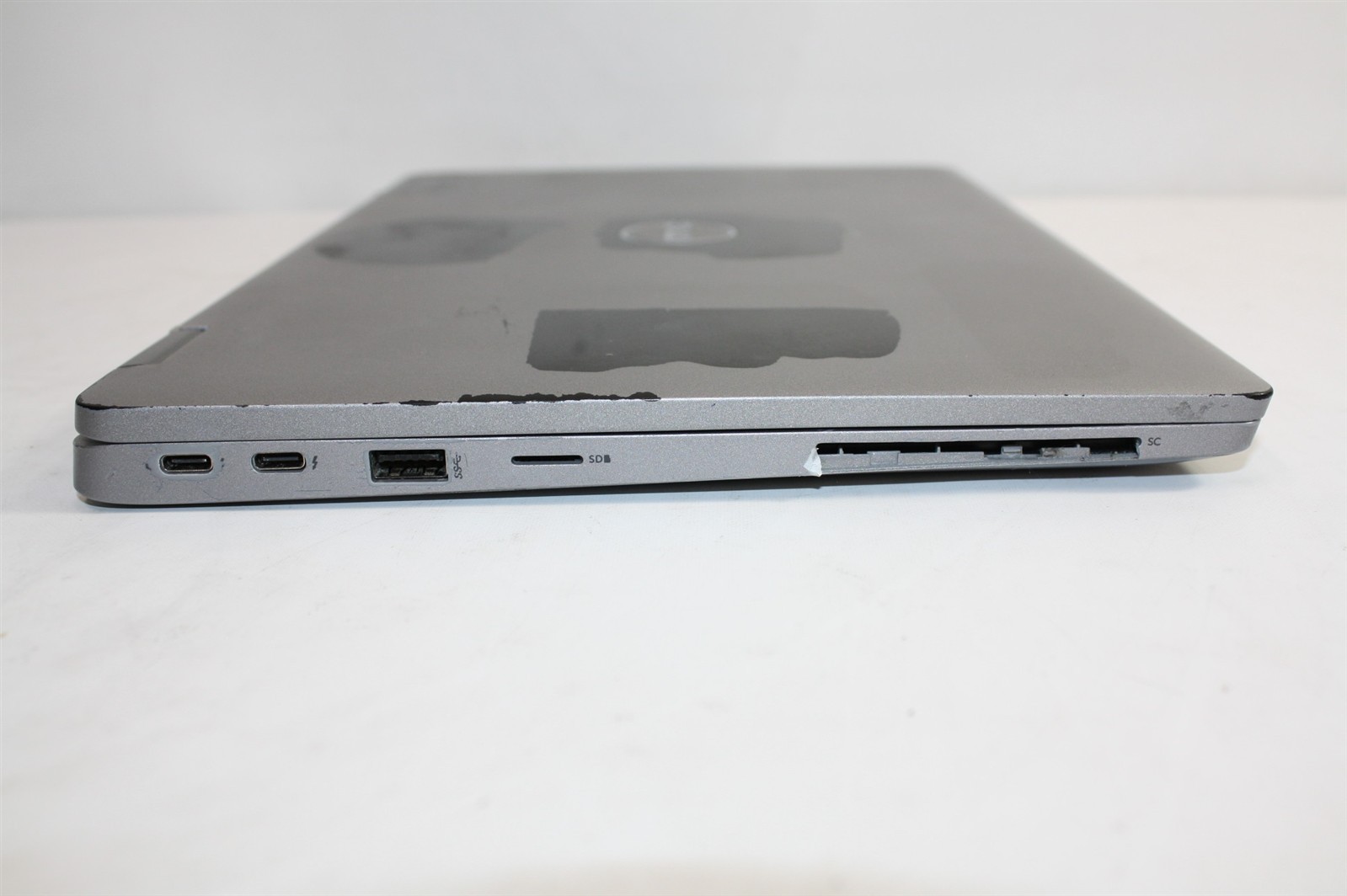 14″Dell Latitude 5320 i7-1185G7 3.00GHz RAM 16GB NVMe 256GB/Cosmetic issue
