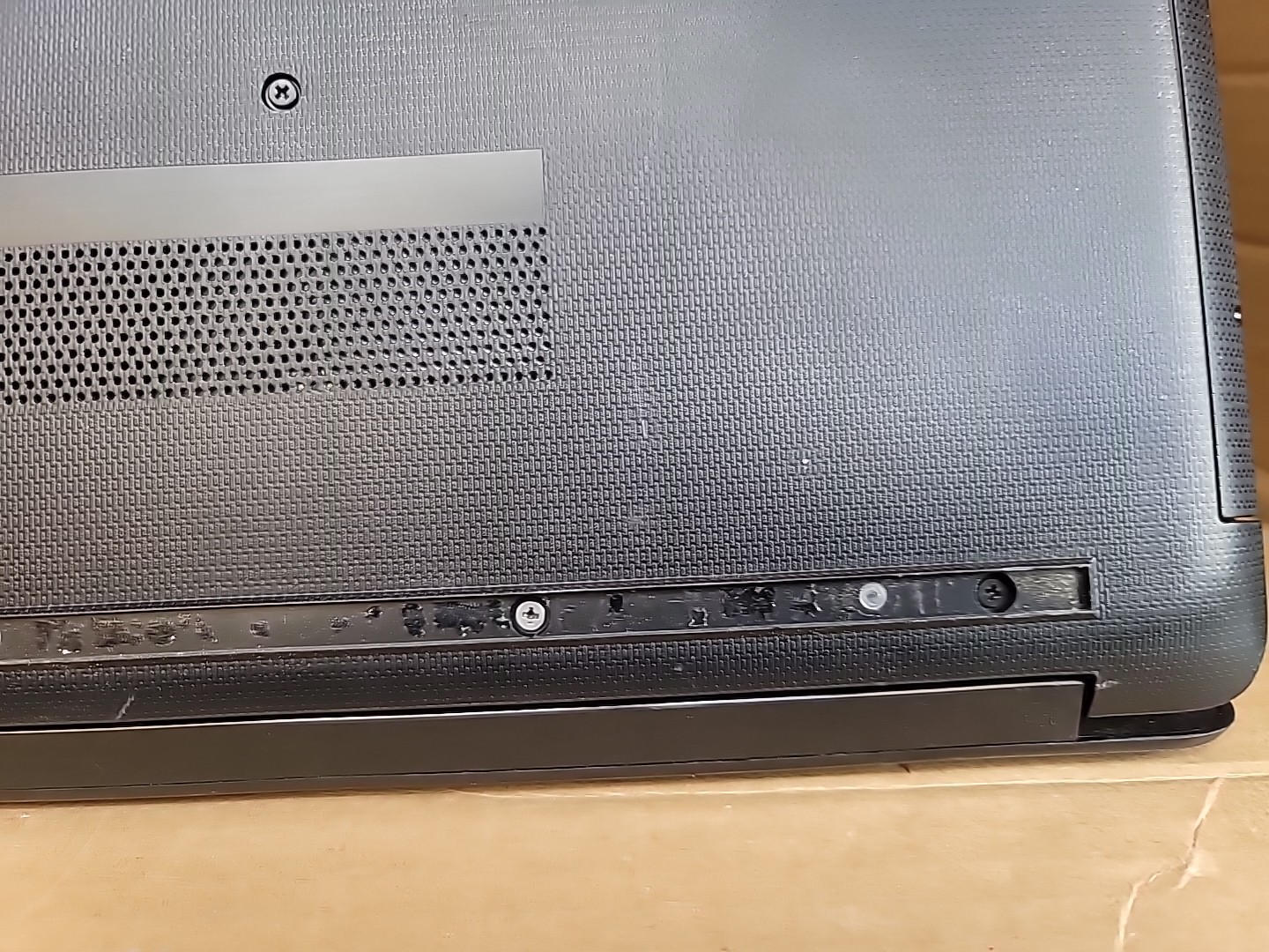 HP 15-db0xxx 14″ AMD A6-9225 Radeon R4 2.6GHz, 4GB RAM, Windows11 Pro, 160GB HDD