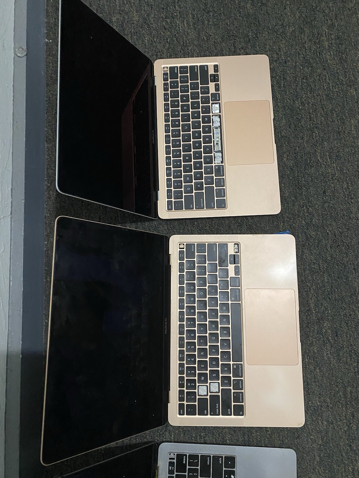 LOT OF 3 Apple MacBooks For Parts Mixed Models A1932 , A2179 Air *READ