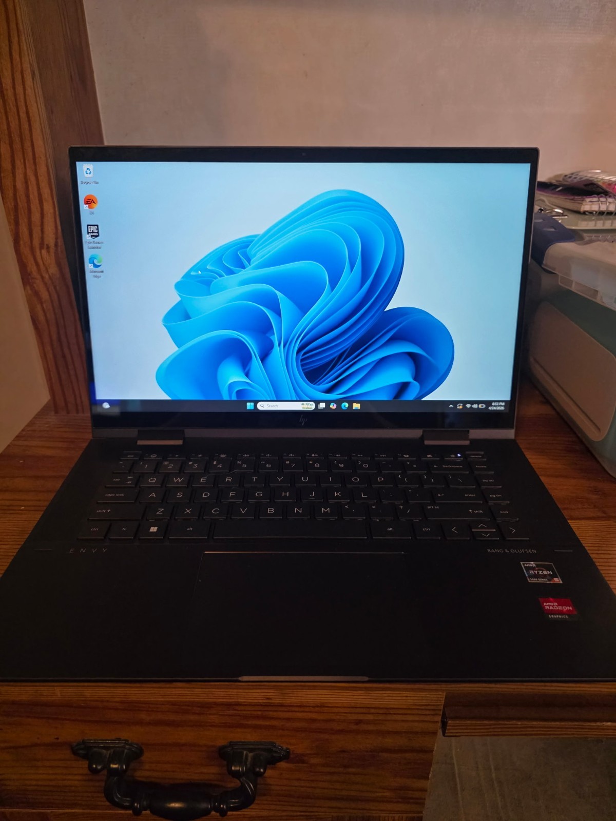 HP Envy X360 2-in-1 Laptop 15.6″ Touch-Screen AMD Ryzen 5, 8GB RAM
