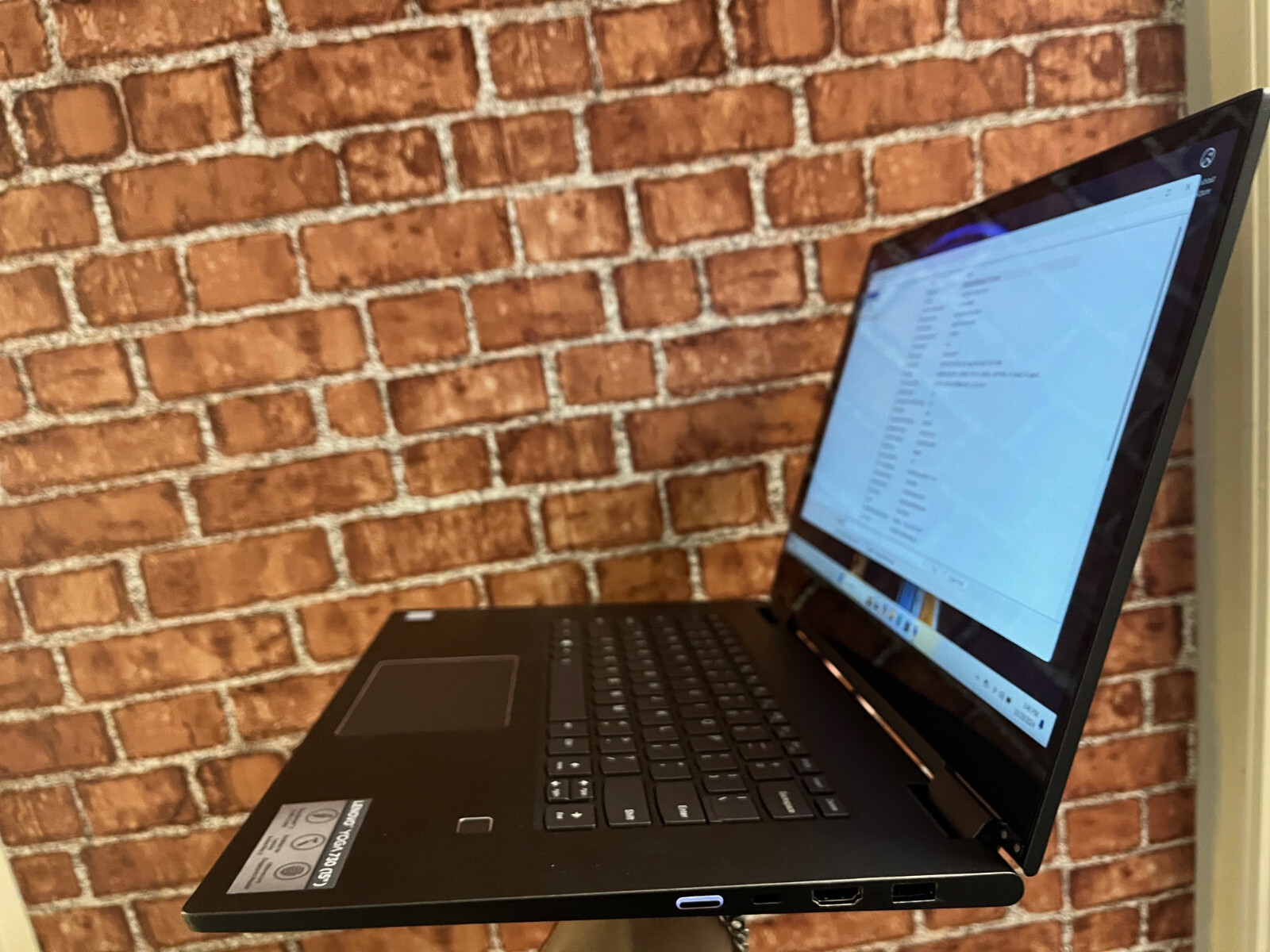 Lenovo Yoga 730, 15.6″ Touch screen, Intel Core i7-8th Gen, 8GB RAM, 500GB SSD