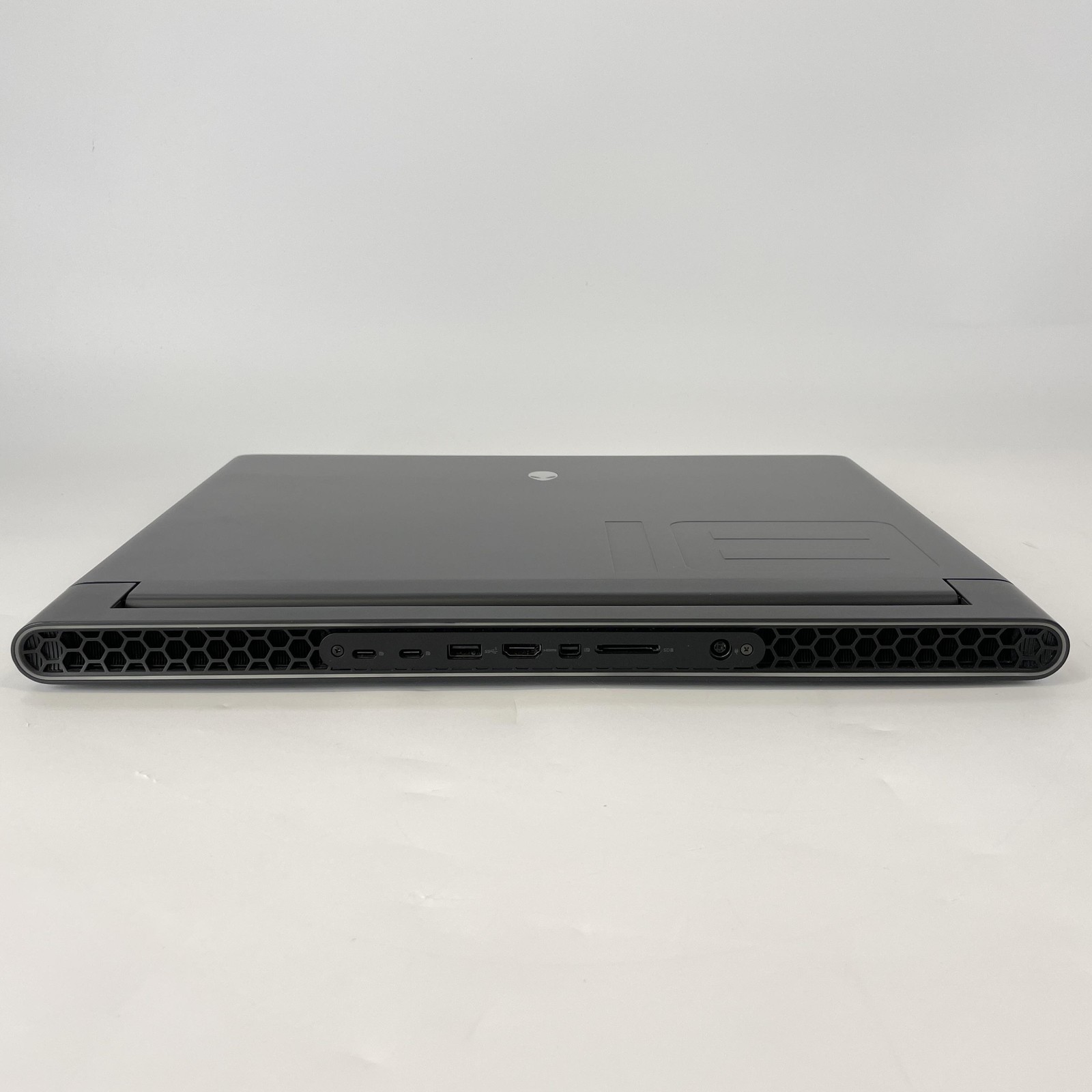 Dell Alienware M18 R1 165Hz QHD+ 2.5 GHz Ryzen 9 7945HX 64GB 1TB SSD RTX 4090