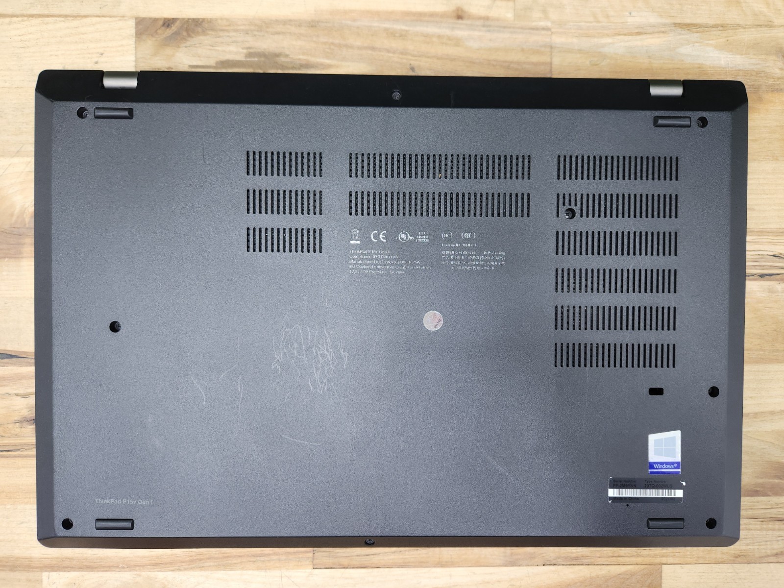 Lenovo ThinkPad P15V Gen 1 15.6″ FHD i7-10875H 2.30GHz 32GB RAM Windows 11 Pro ~
